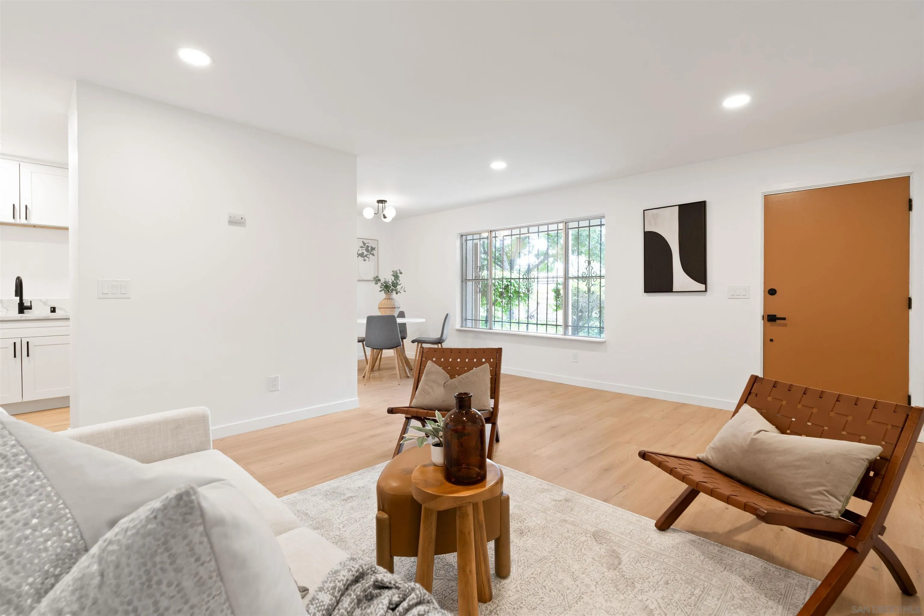 Photo #3: 250033672 Listing 