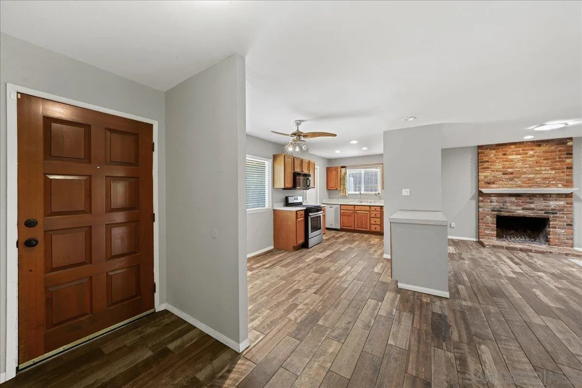 https://cdn.realtyfeed.com/cdn/127/250033678/75df392bff0b7da5842a1bf23b246b29.webp