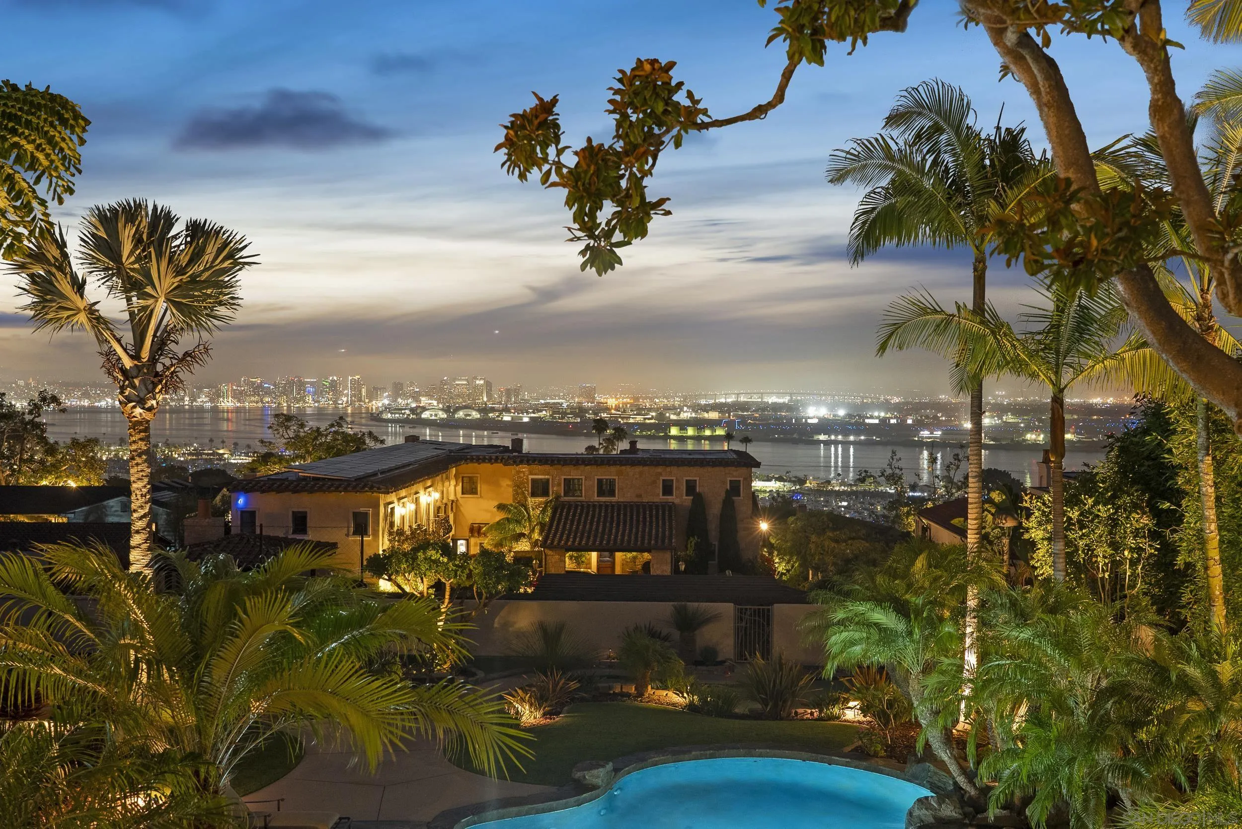 https://cdn.realtyfeed.com/cdn/127/250033679/0098a1606645a3850e624e81240b5f5d.webp