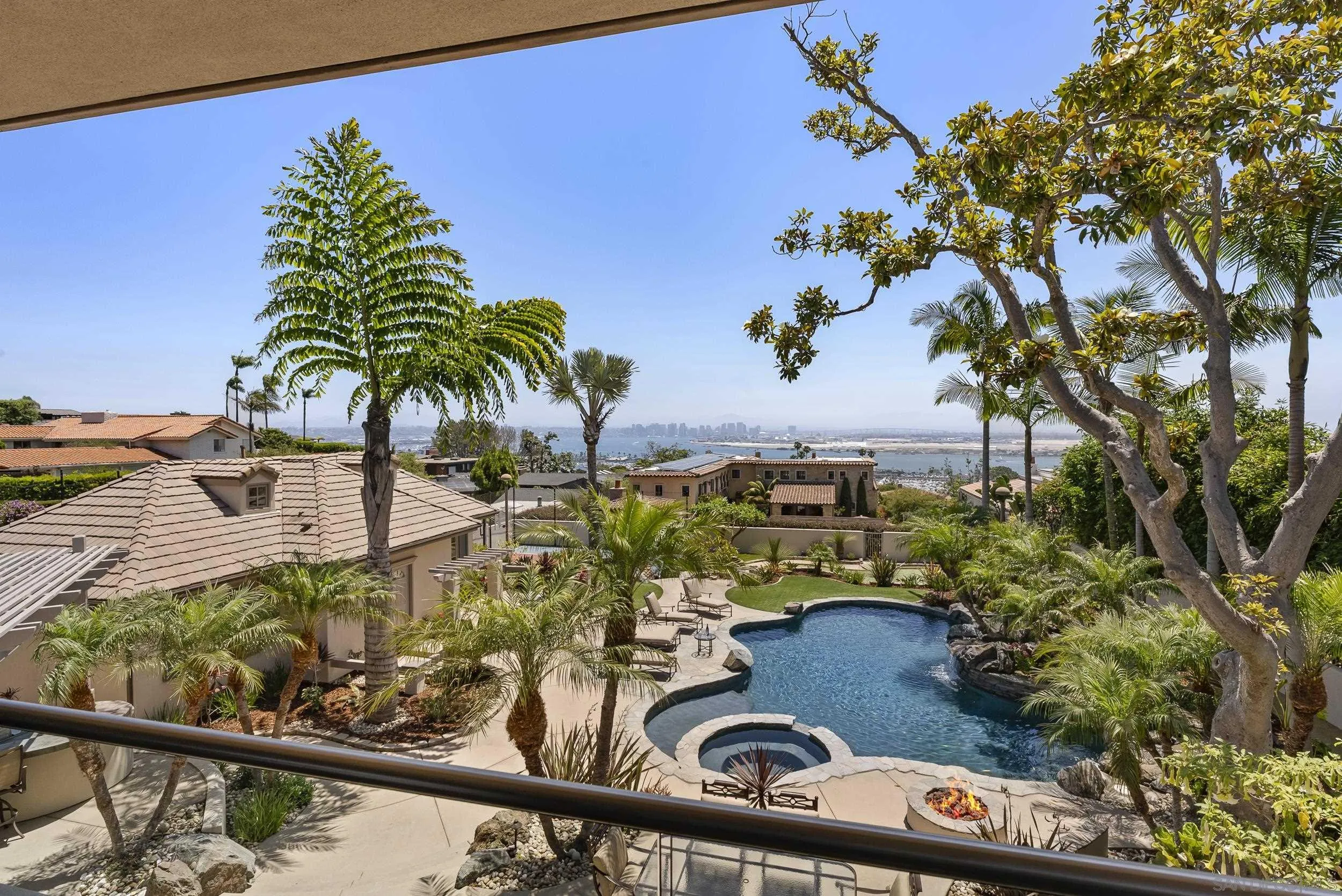 https://cdn.realtyfeed.com/cdn/127/250033679/087f708602e6d3652fb1b978645153ea.webp