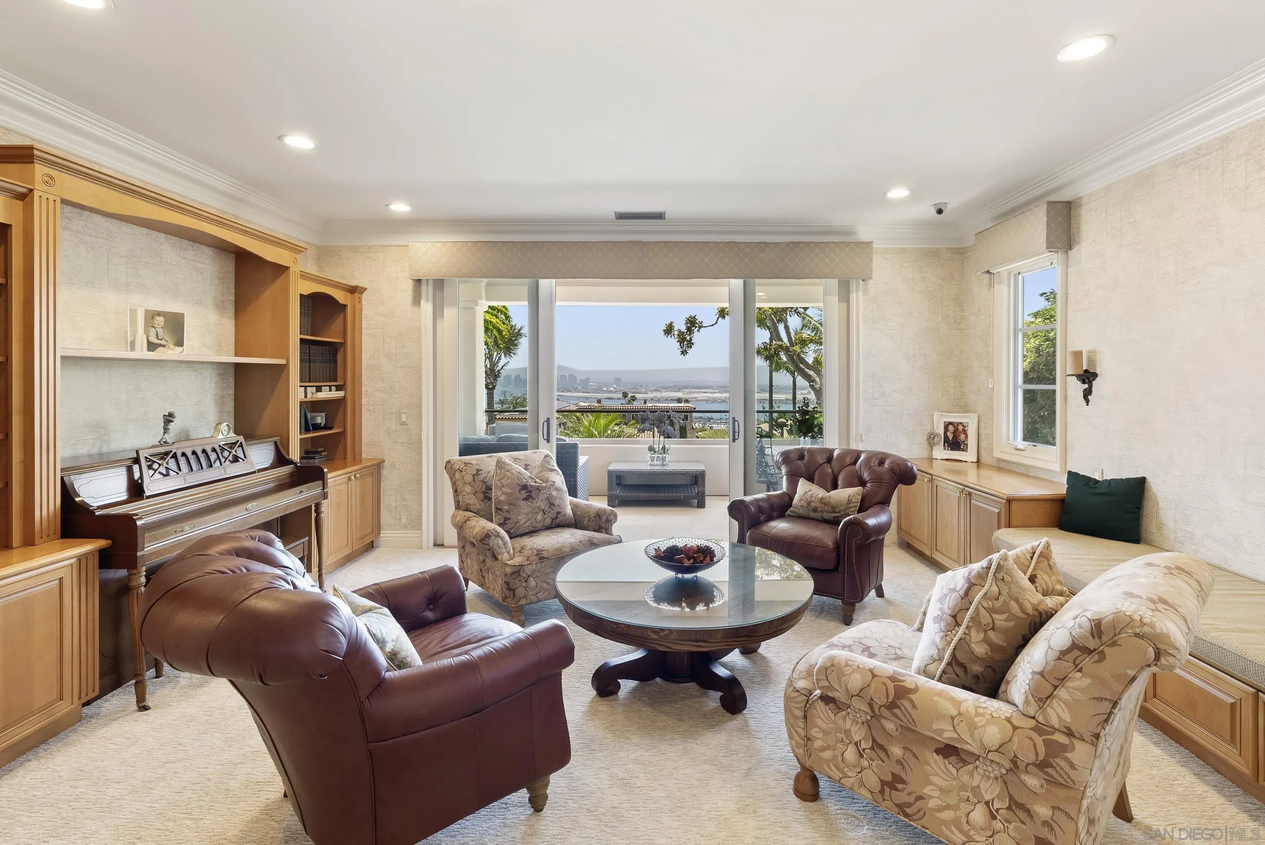 https://cdn.realtyfeed.com/cdn/127/250033679/3e38aa45d8abcc182080d4a34df8ef13.webp