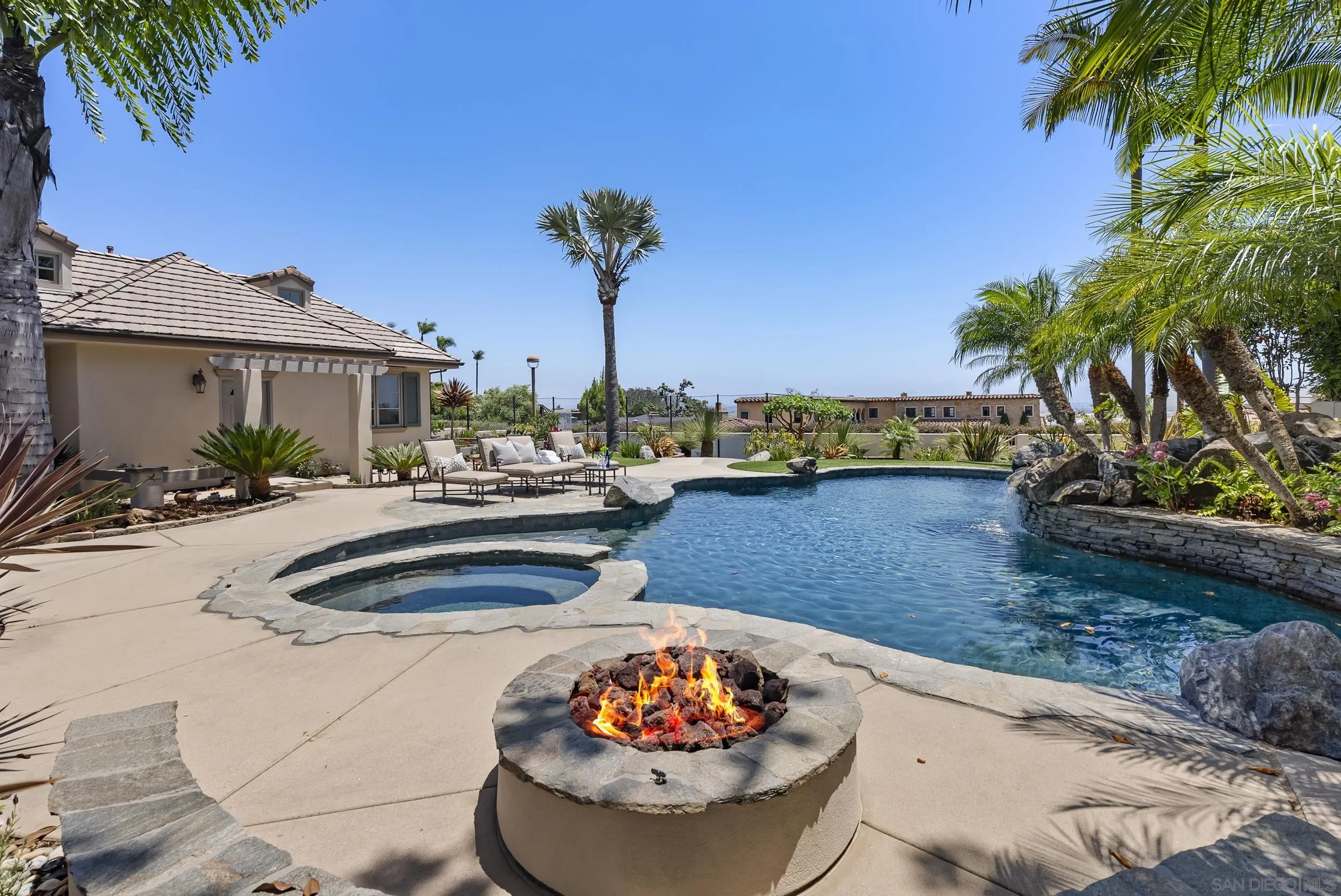 https://cdn.realtyfeed.com/cdn/127/250033679/7307debd0405e0bd64f7863c33bc1caf.webp