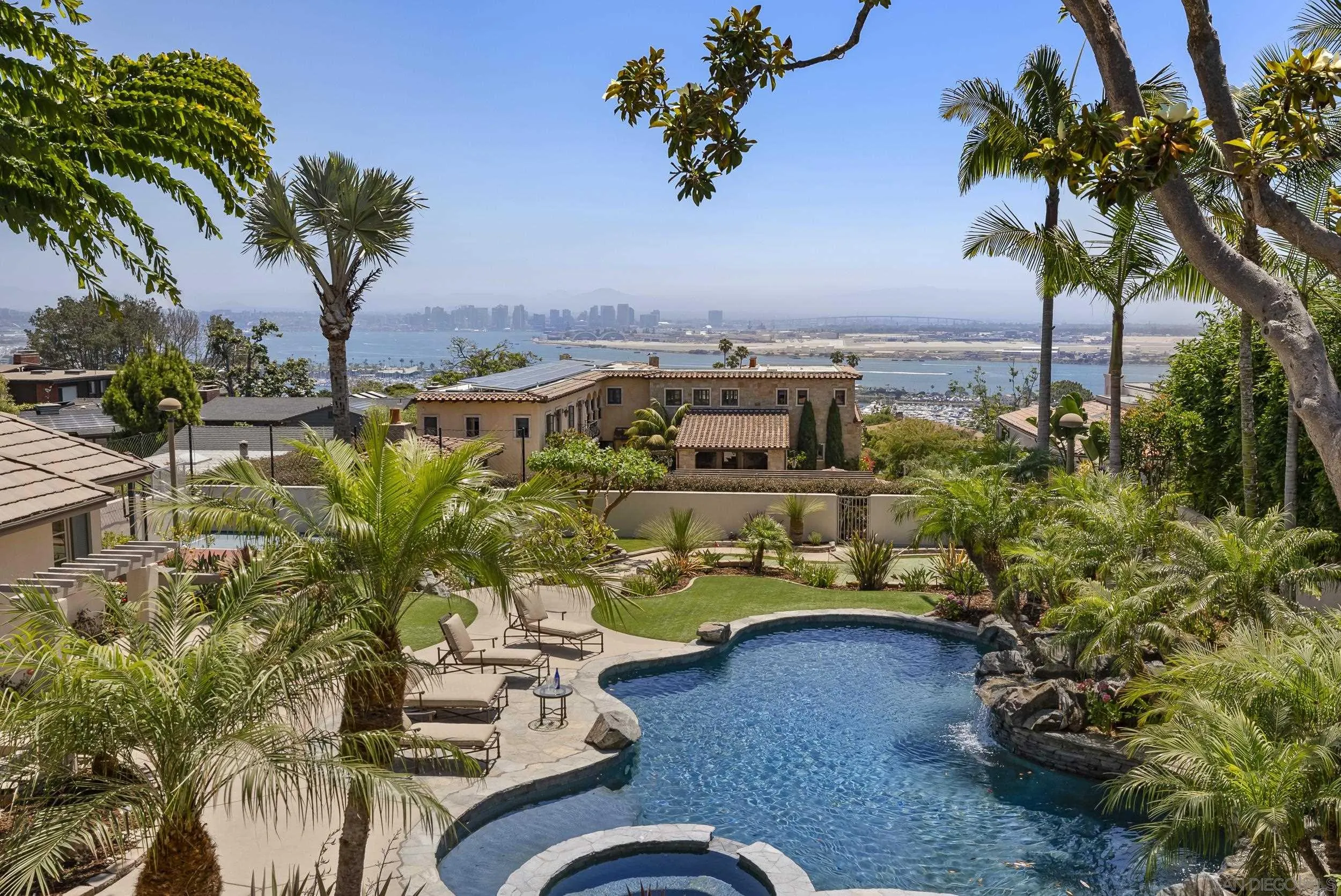 https://cdn.realtyfeed.com/cdn/127/250033679/82c085be4f72c5ee892c5a6f607513a9.webp