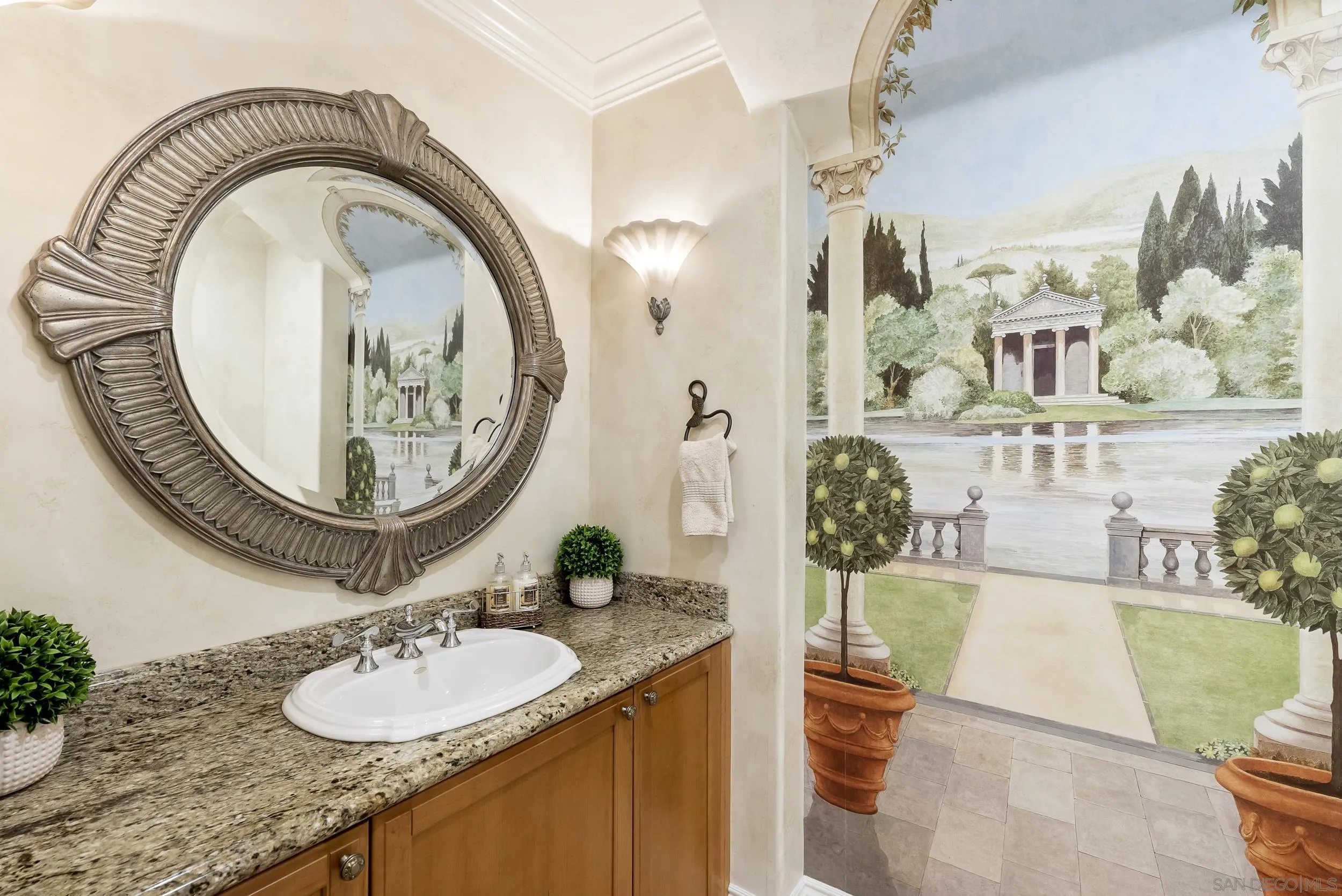 https://cdn.realtyfeed.com/cdn/127/250033679/974465bf51dfa80734ce37d290d94c73.webp