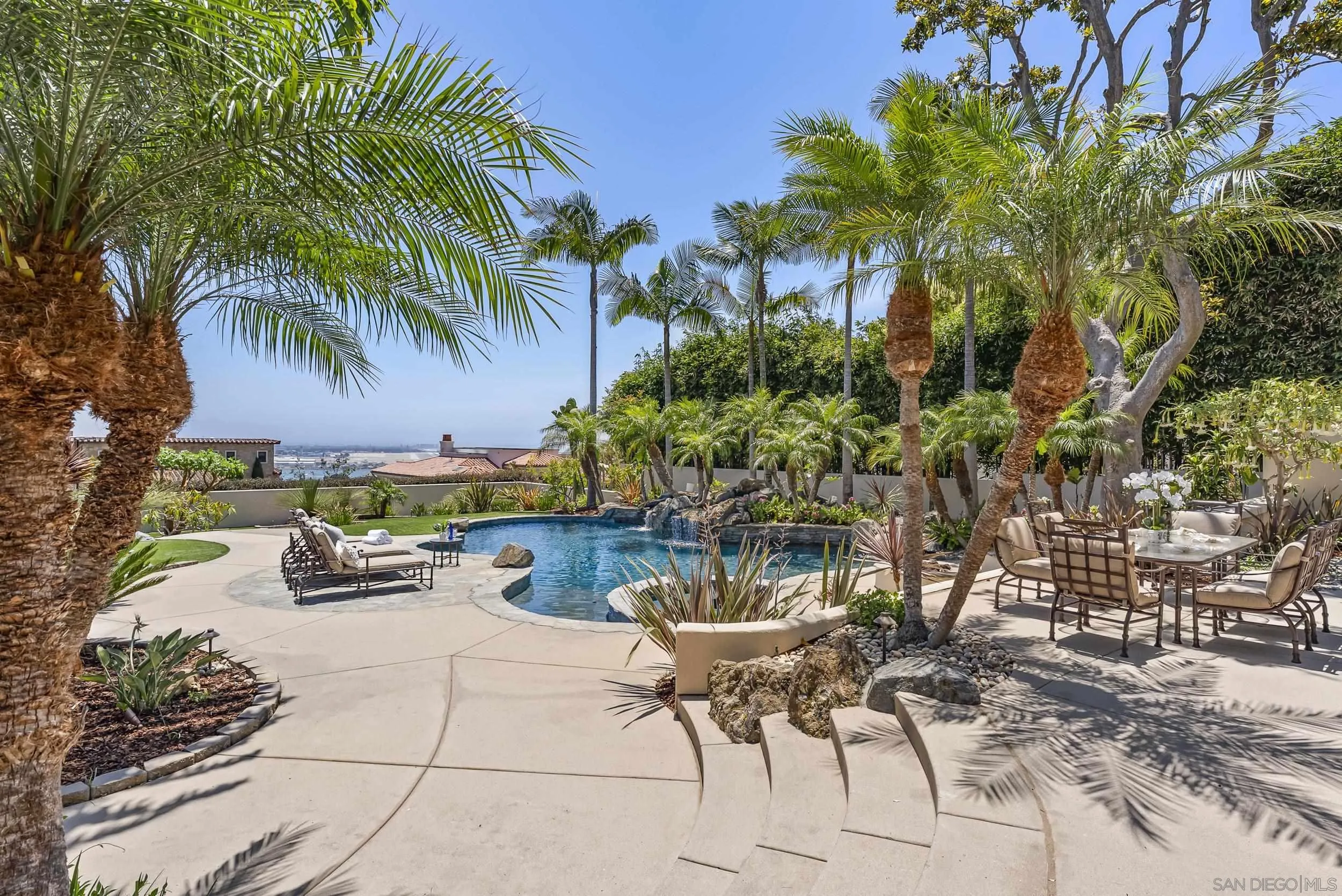 https://cdn.realtyfeed.com/cdn/127/250033679/d5121a7b89d110fb8ebf2fd50c6d0312.webp