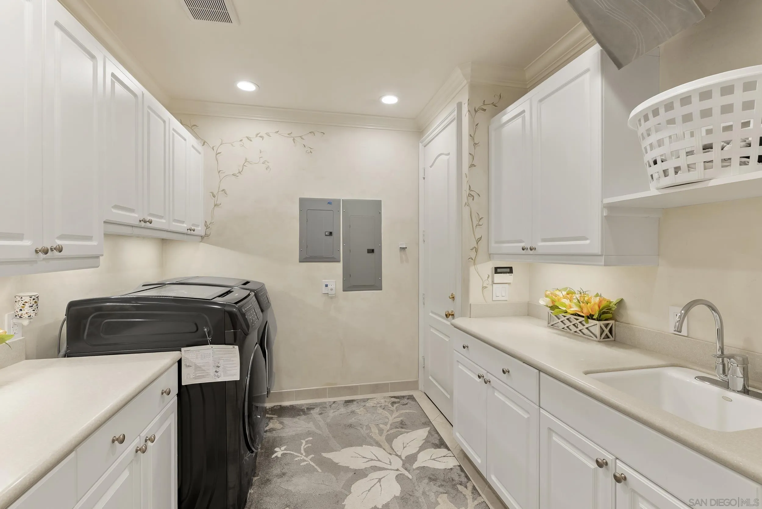 https://cdn.realtyfeed.com/cdn/127/250033679/fc402851da415a5e0cc9c8f35a04e4ec.webp
