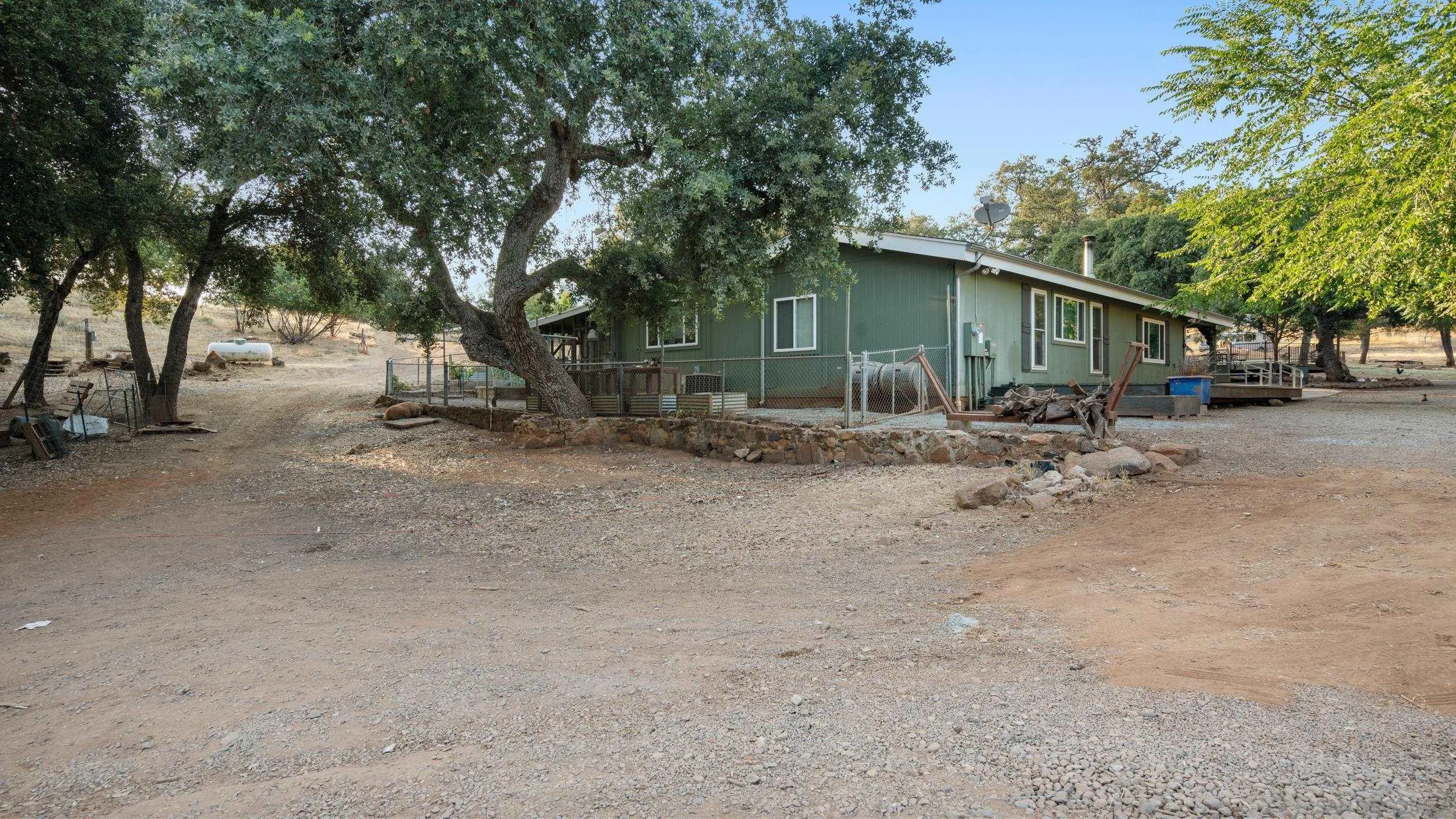 https://cdn.realtyfeed.com/cdn/127/250033683/86e0faf4b35d13d73867a0b1251d0b8a.webp
