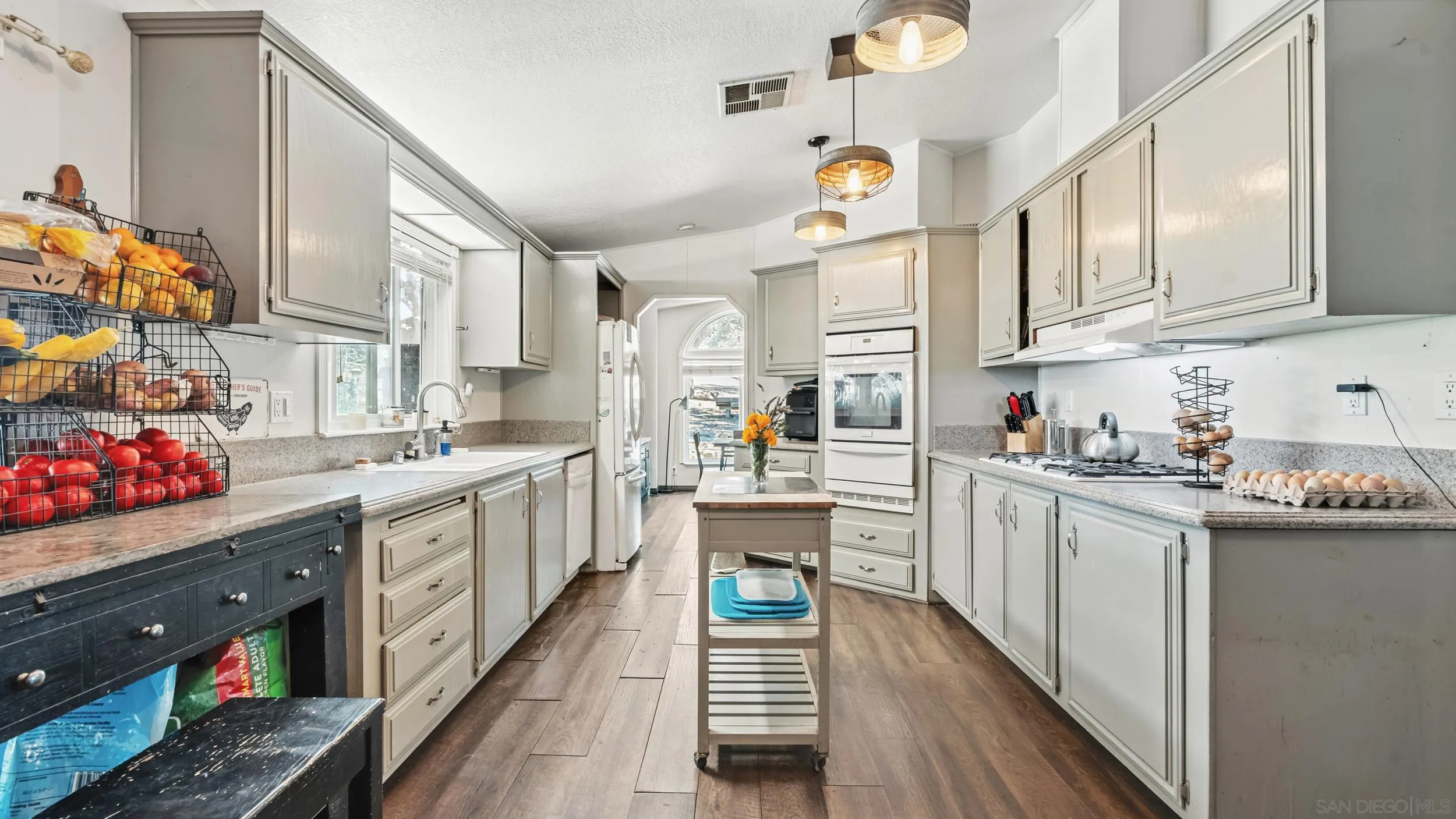 https://cdn.realtyfeed.com/cdn/127/250033683/a38ca879609a8c440563538adb2e79a7.webp