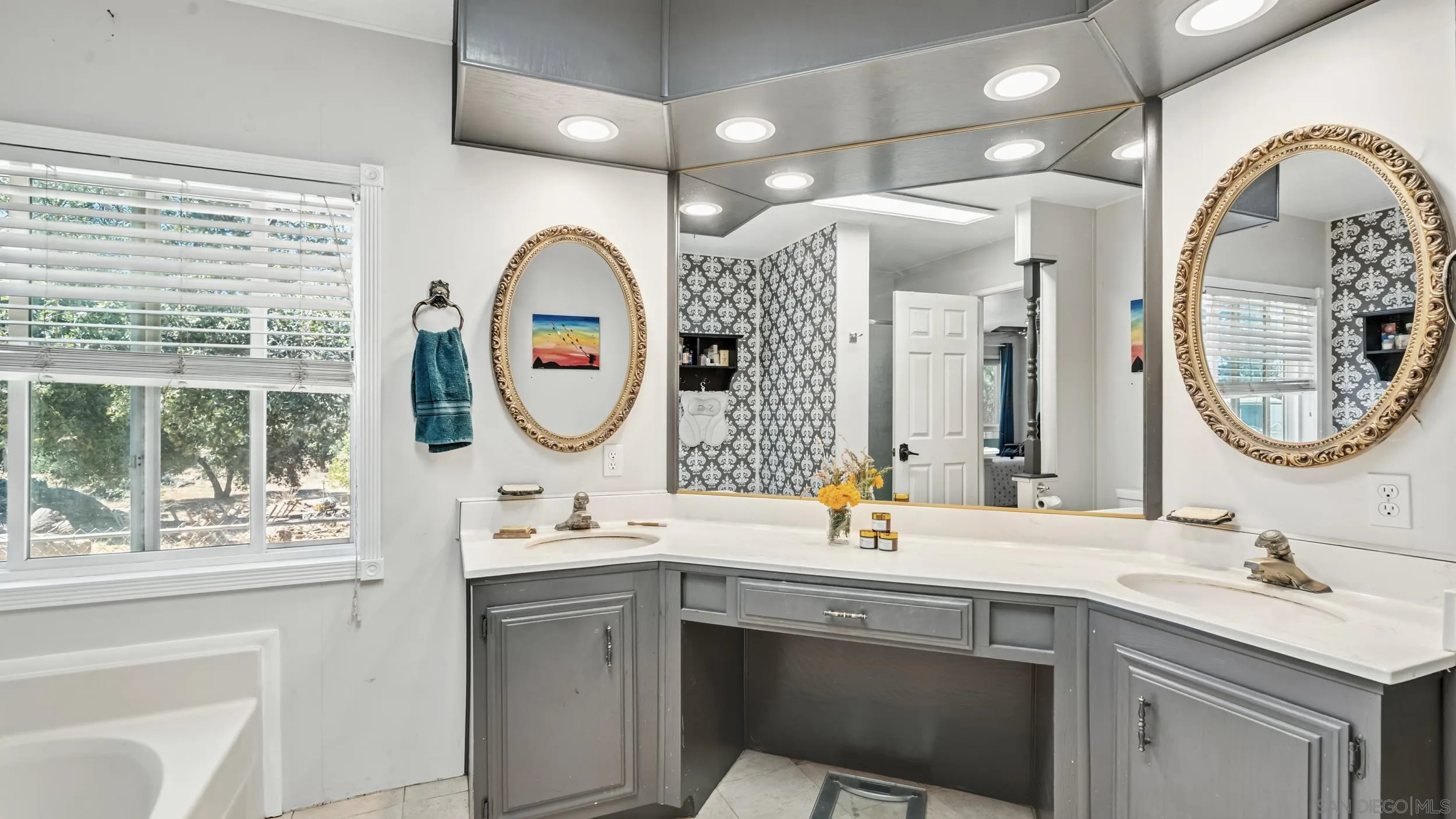 https://cdn.realtyfeed.com/cdn/127/250033683/bacd2ff7f1cdde54b26e3fe35000cc94.webp