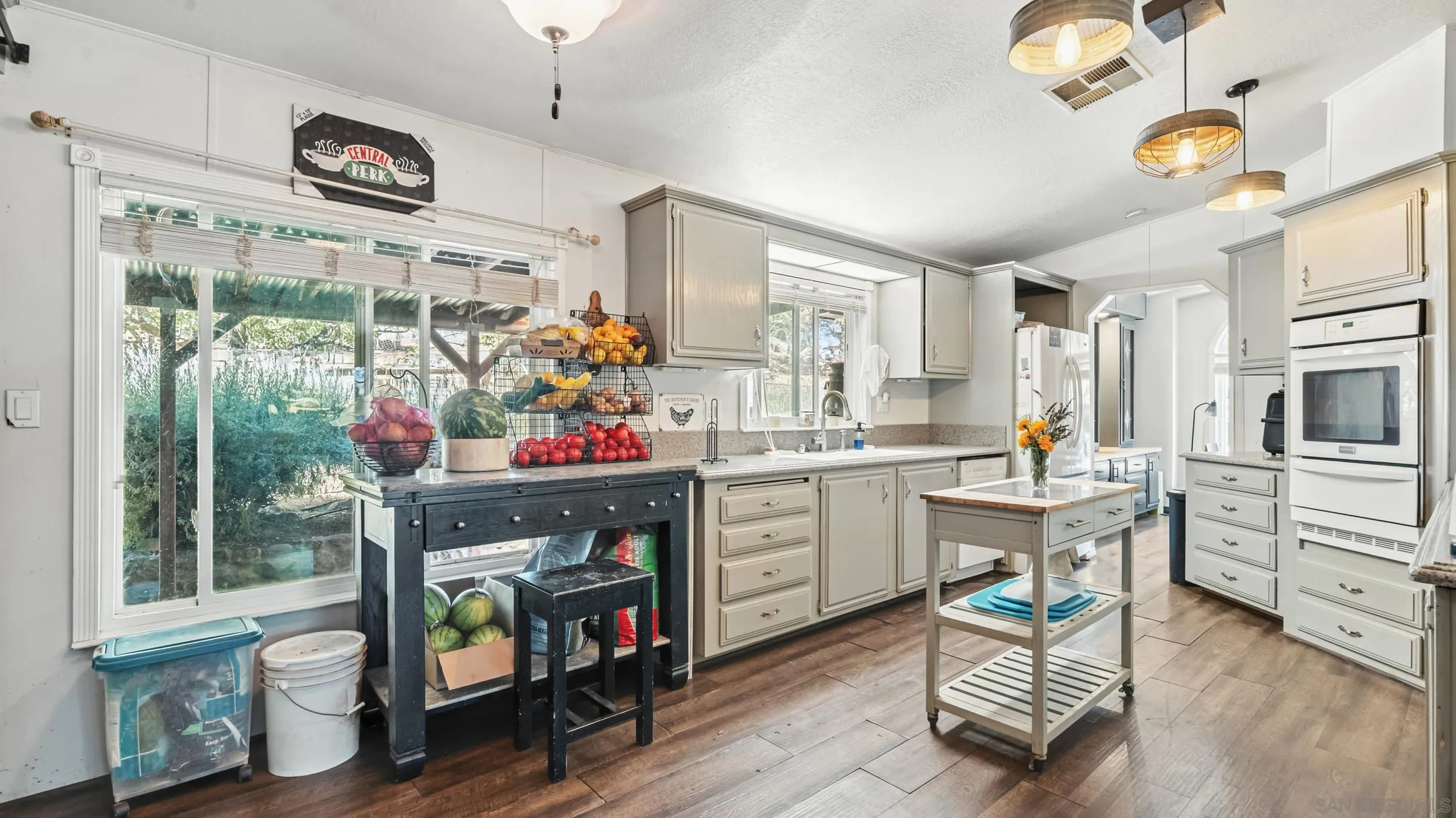 https://cdn.realtyfeed.com/cdn/127/250033683/f798f1625680b3d64324f9c50f02fc02.webp