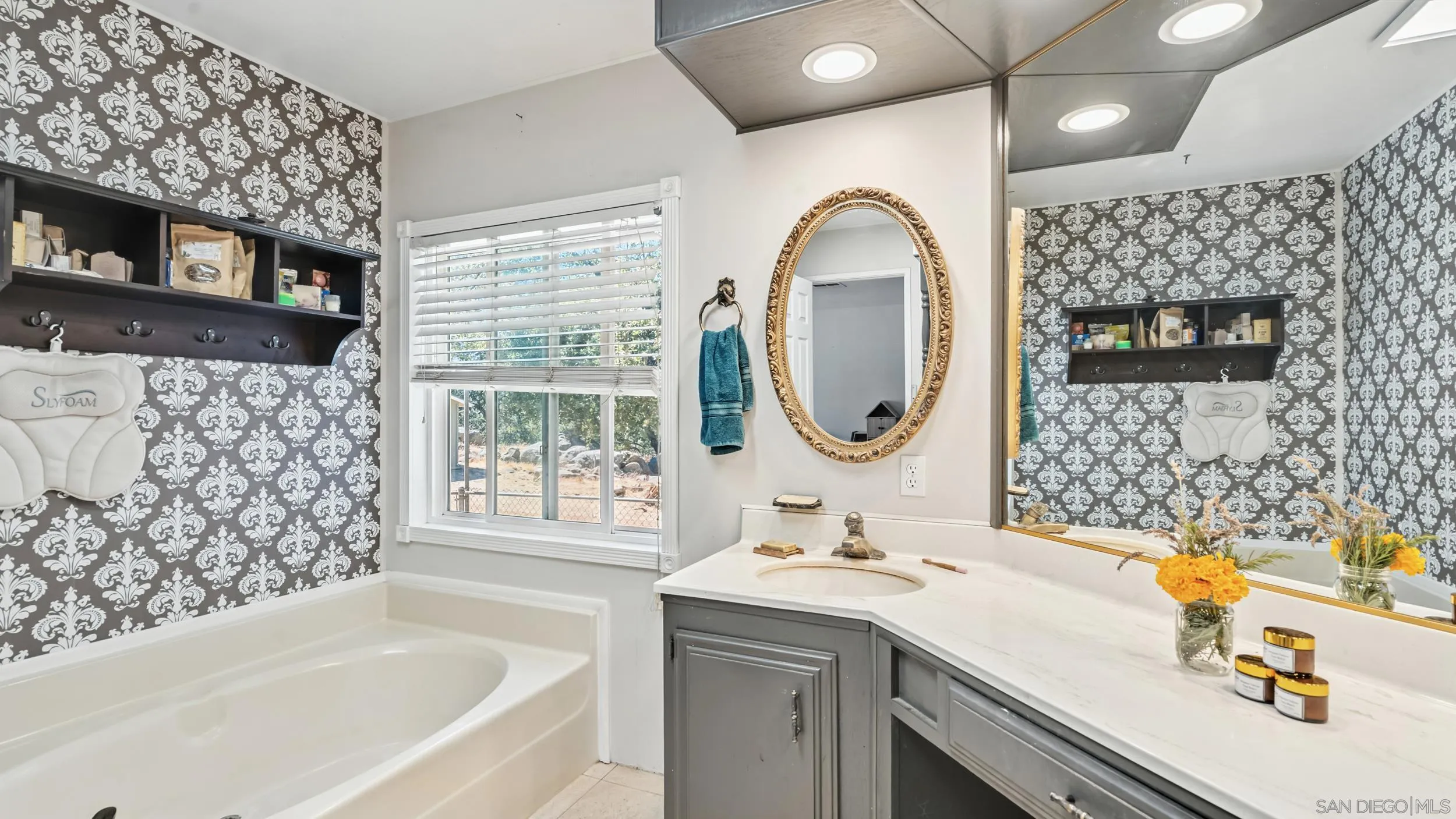 https://cdn.realtyfeed.com/cdn/127/250033683/fcb234b6bb9b6c35d94e9feb96ead574.webp