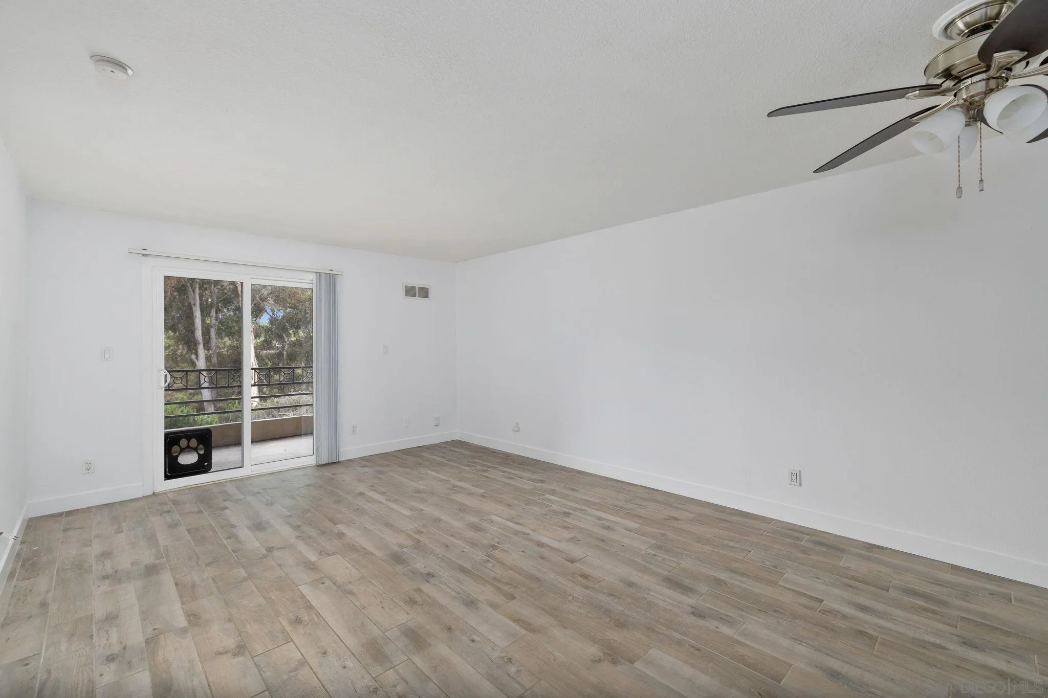 Photo #7: 250033688 Listing: Photo #7