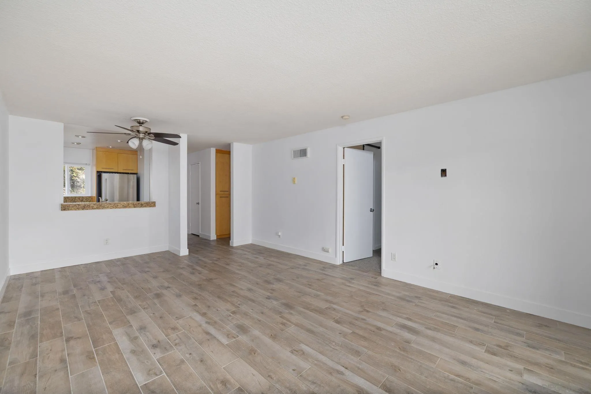 Photo #12: 250033688 Listing: Photo #12