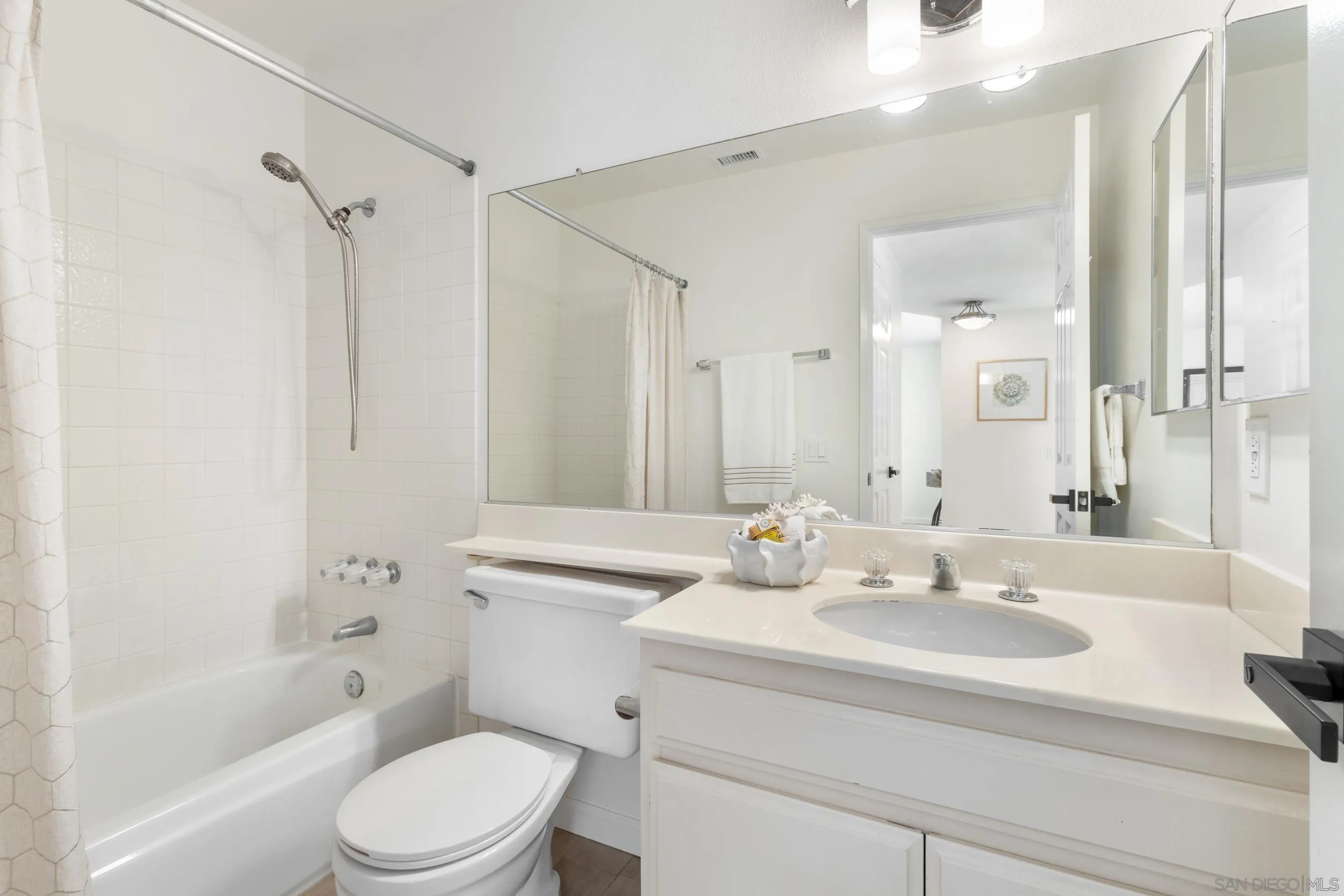Photo #20: 250033691 Listing: Photo #20