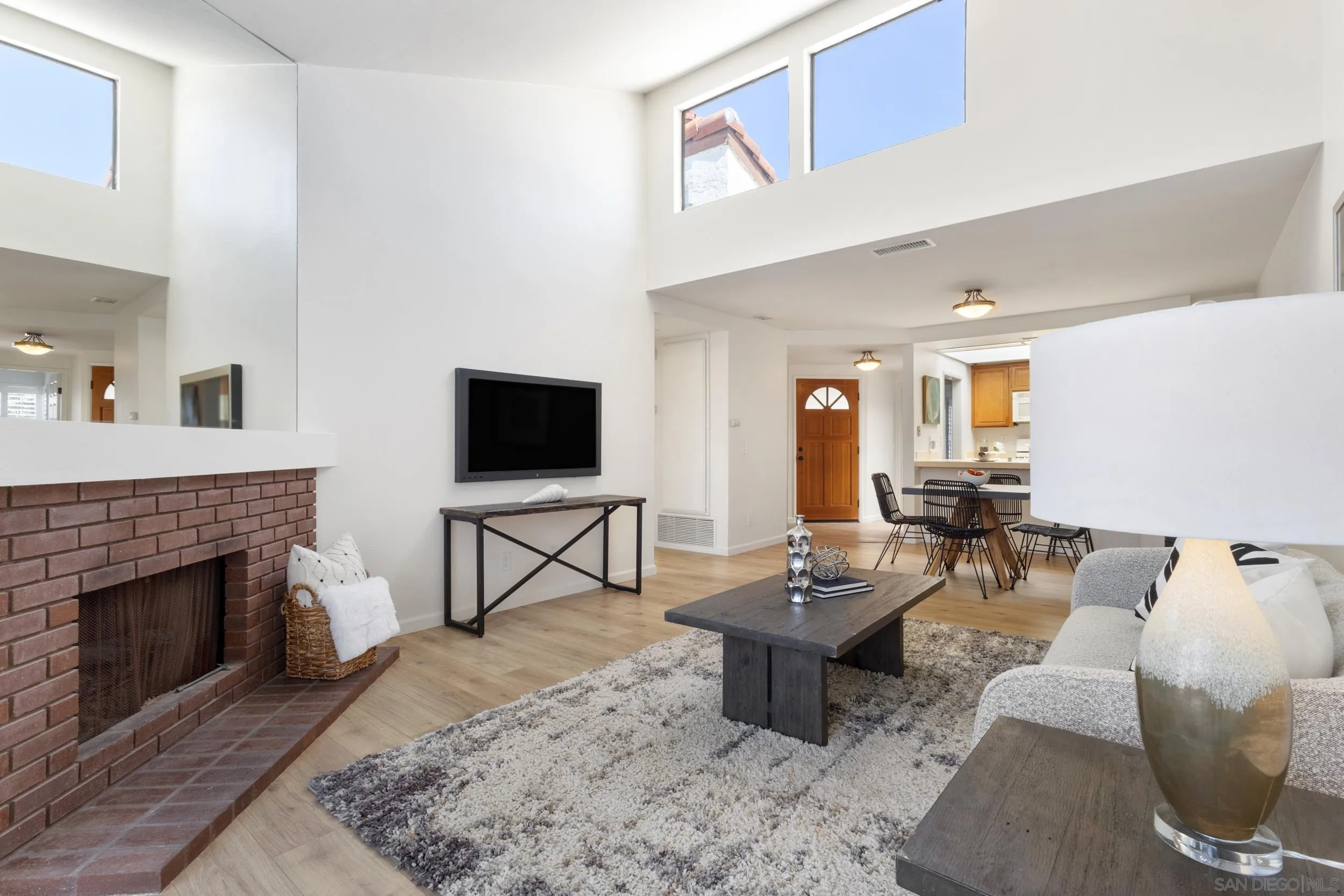 Photo #2: 250033691 Listing 