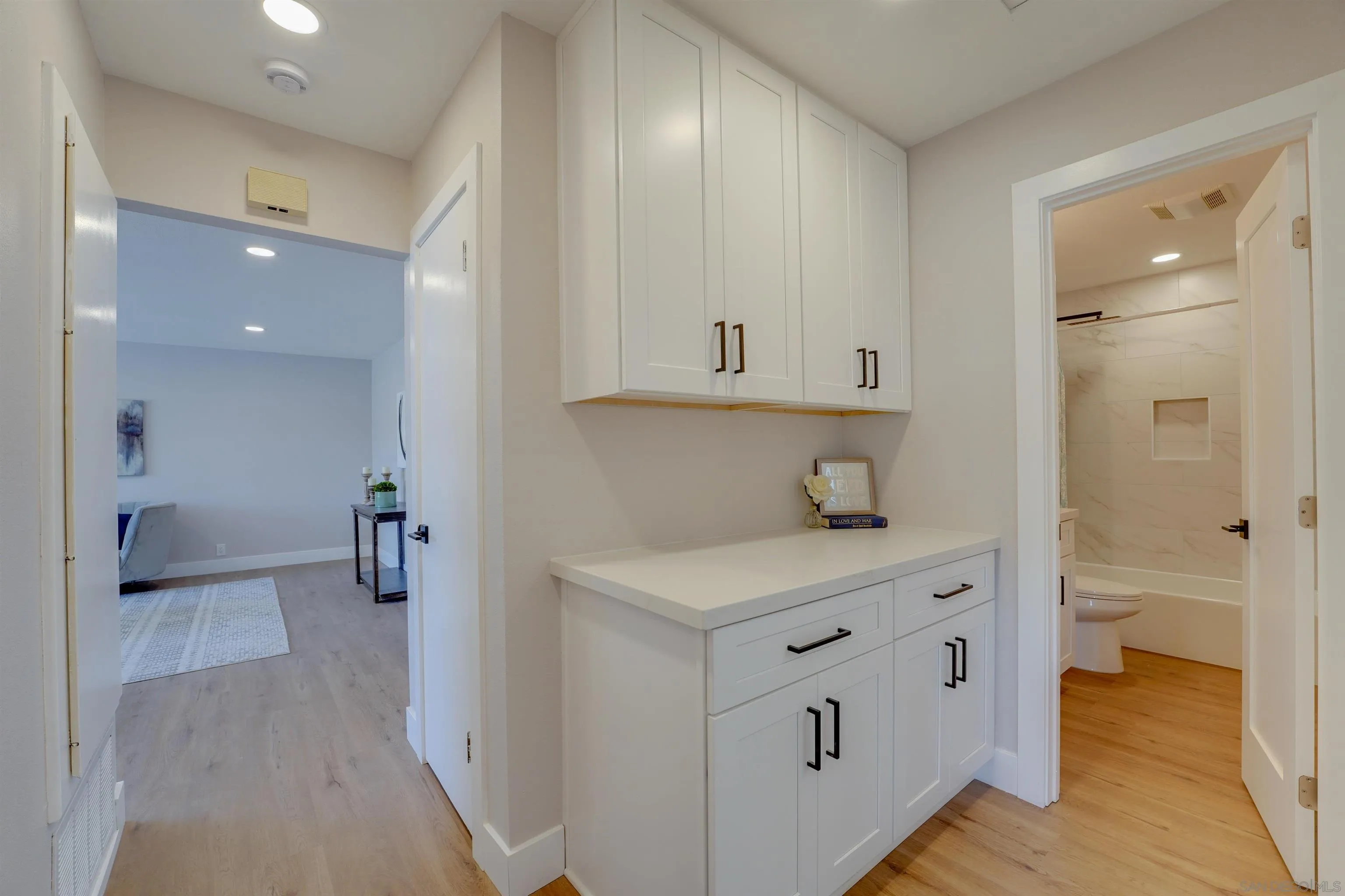https://cdn.realtyfeed.com/cdn/127/250033693/cabb1e9a13581a3b9ca3606d0dec7f4e.webp