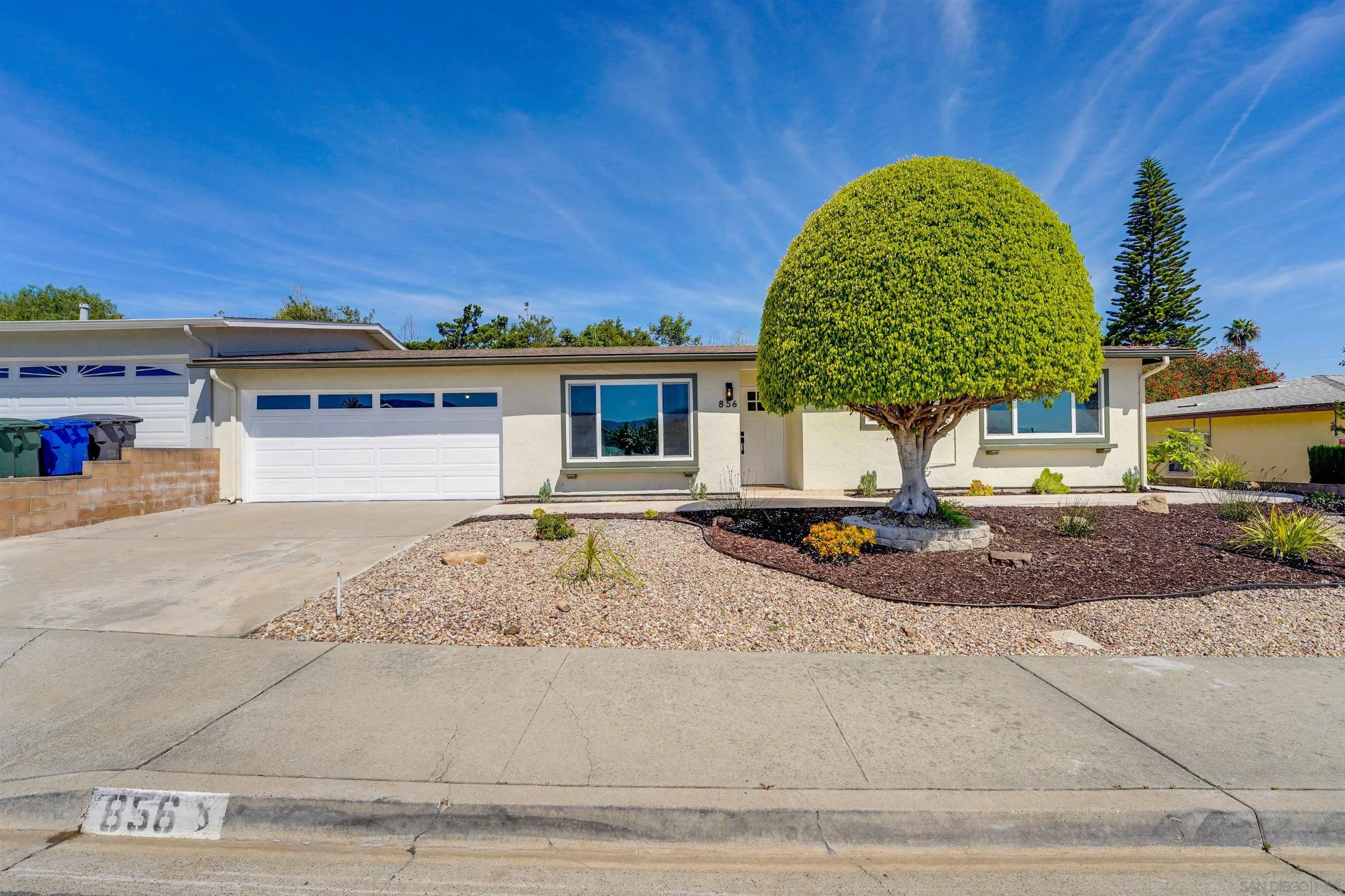 https://cdn.realtyfeed.com/cdn/127/250033693/fa2bd1e39f6358fb910e35c9ea100459.webp