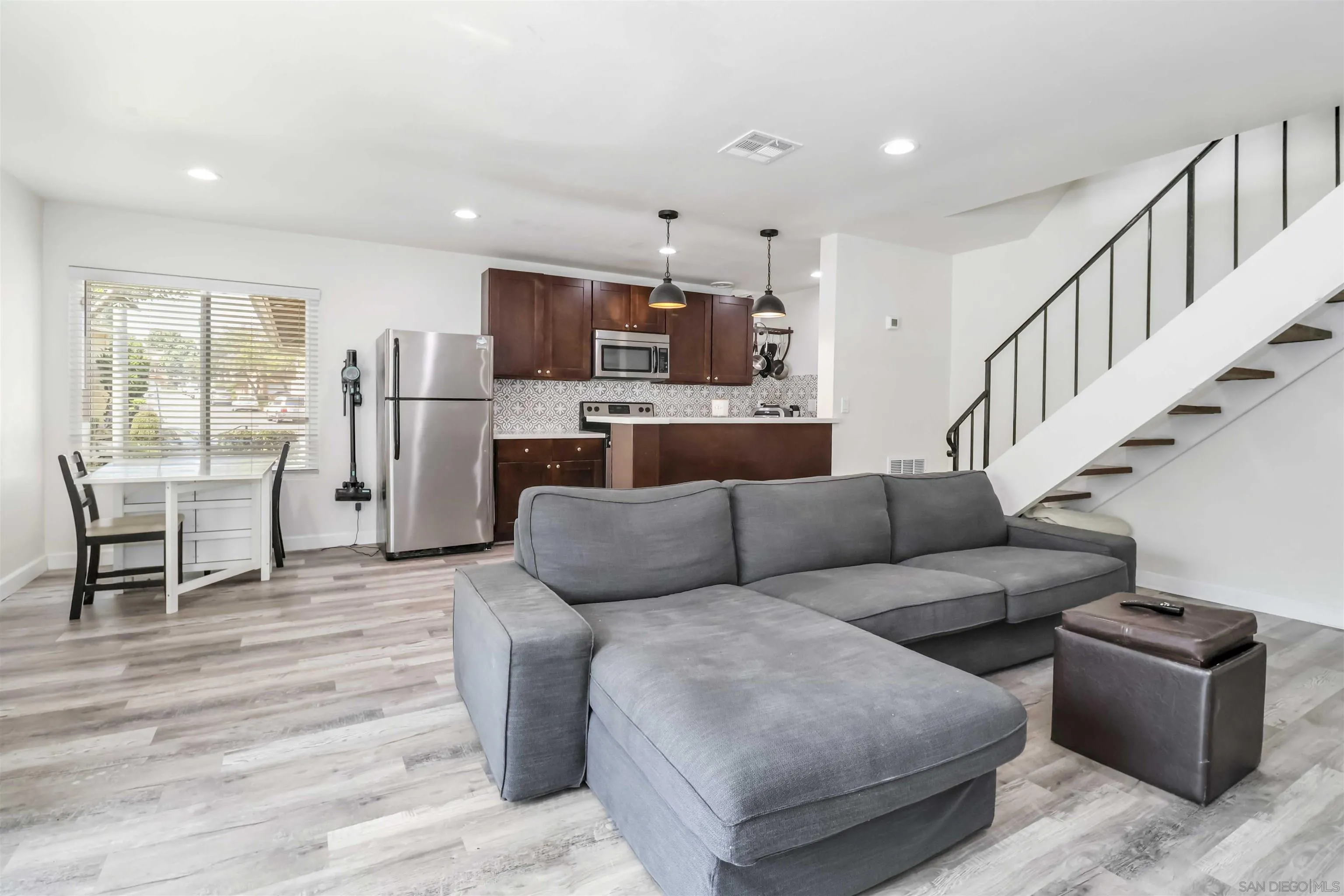 Photo #6: 250033705 Listing 