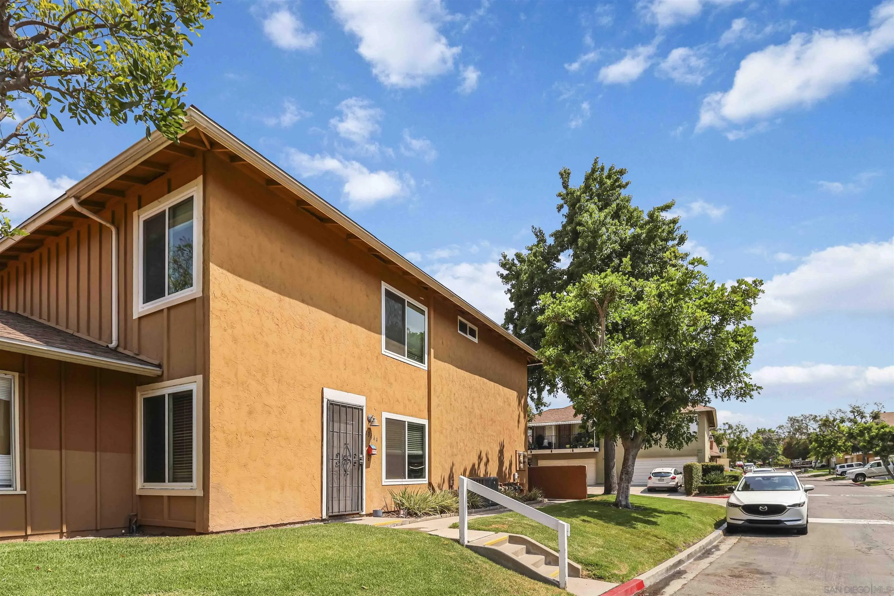 Photo #2: 250033705 Listing 