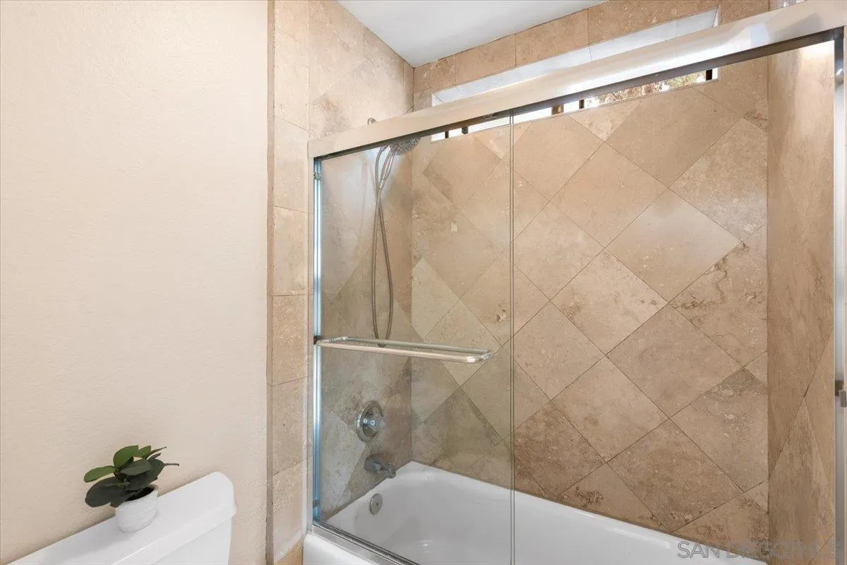 Photo #19: 250033706 Listing: Photo #19