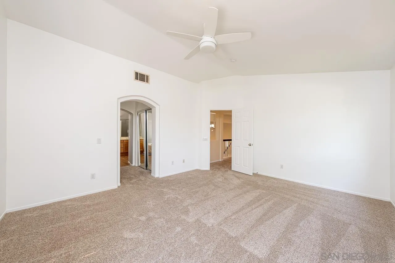 https://cdn.realtyfeed.com/cdn/127/250033711/3095f8a704facf0f67bff2289191c31e.webp