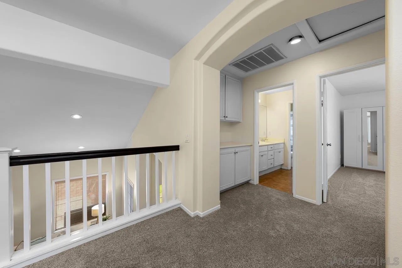 https://cdn.realtyfeed.com/cdn/127/250033711/7911fe97bec29fe380d8c6d7f4d41709.webp