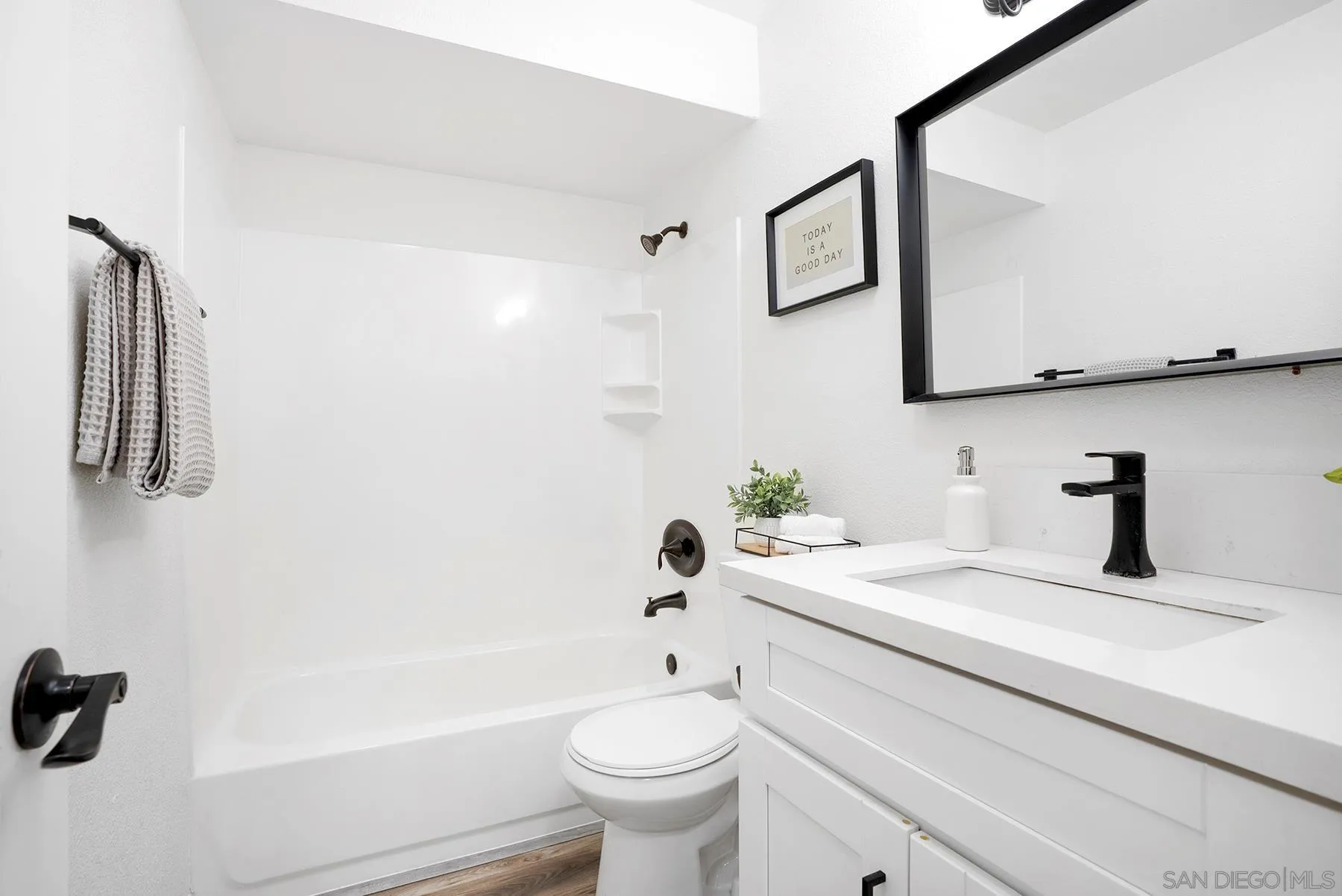 Photo #18: 250033713 Listing: Photo #18