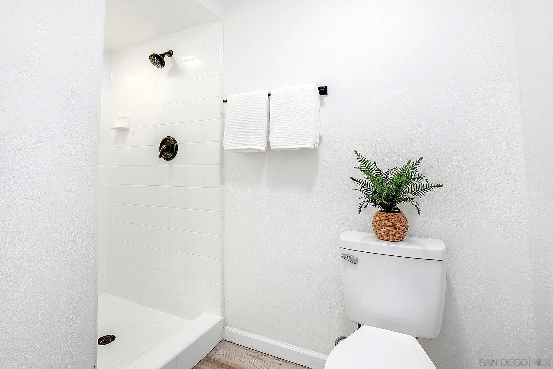 Photo #13: 250033713 Listing: Photo #13
