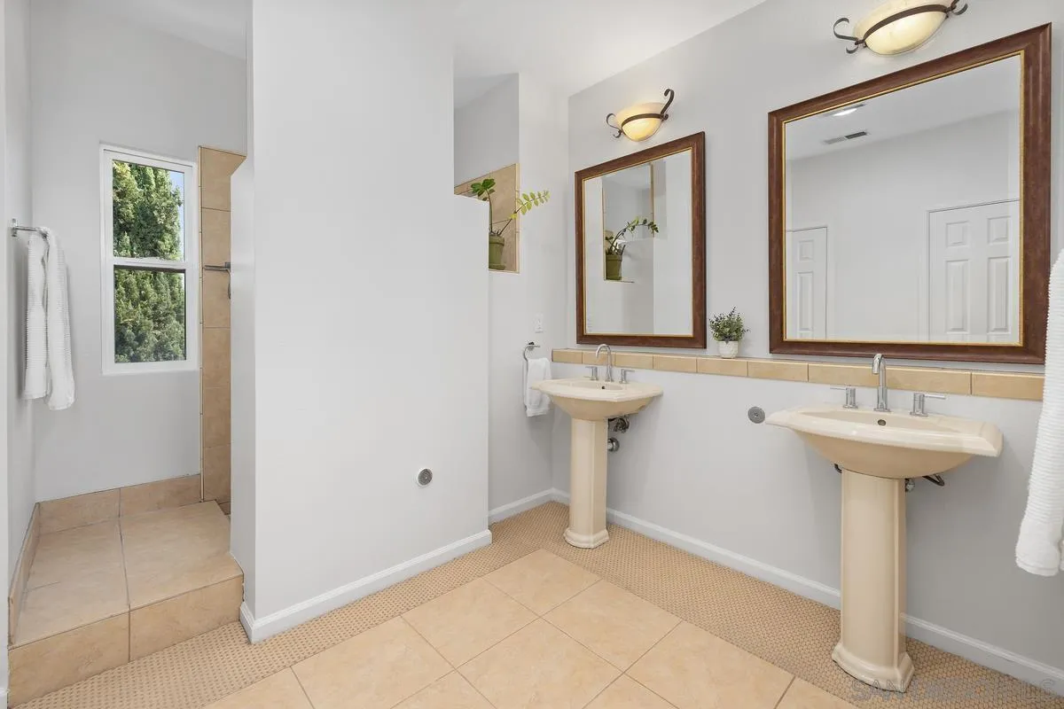 https://cdn.realtyfeed.com/cdn/127/250033719/9e9e23fe52d9fc3e6ee1affbe3ad444f.webp