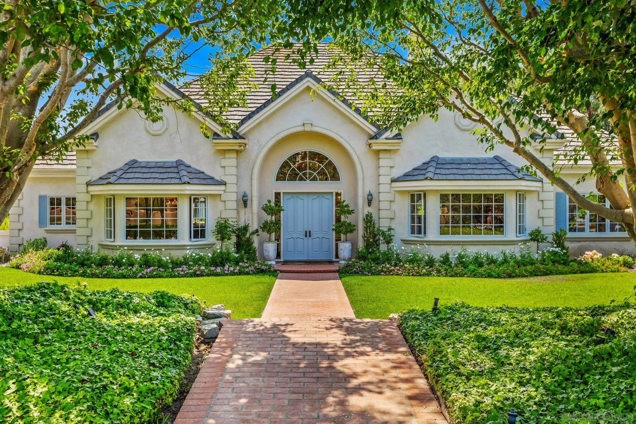 https://cdn.realtyfeed.com/cdn/127/250033727/44b81466500284e80a878768de1d4e46.webp