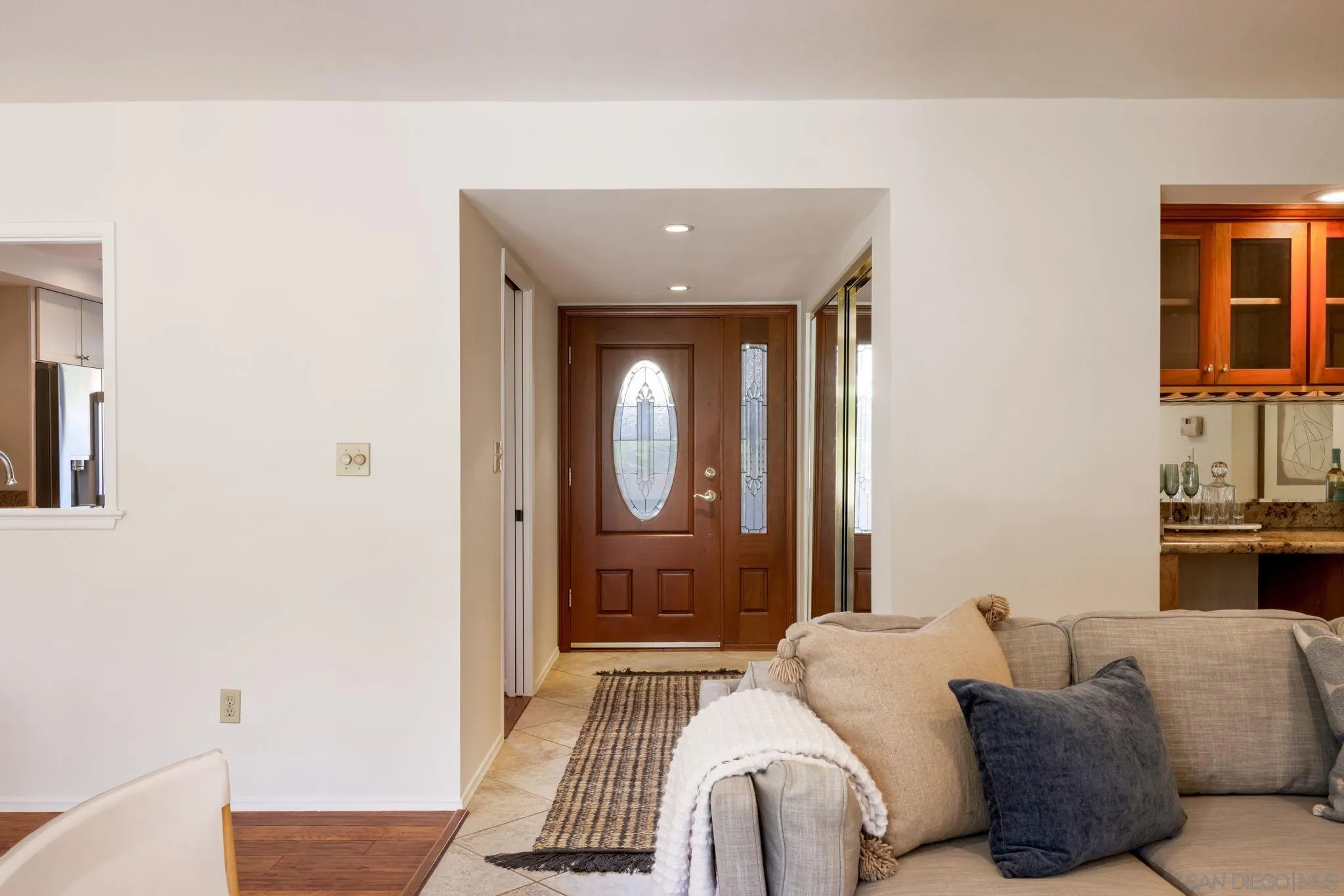 Photo #2: 250033730 Listing 