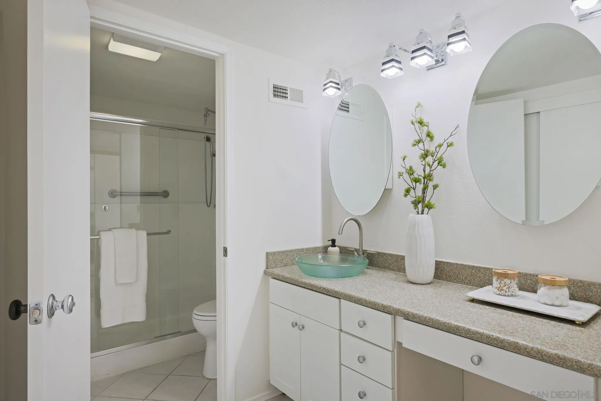 Photo #16: 250033730 Listing: Photo #16