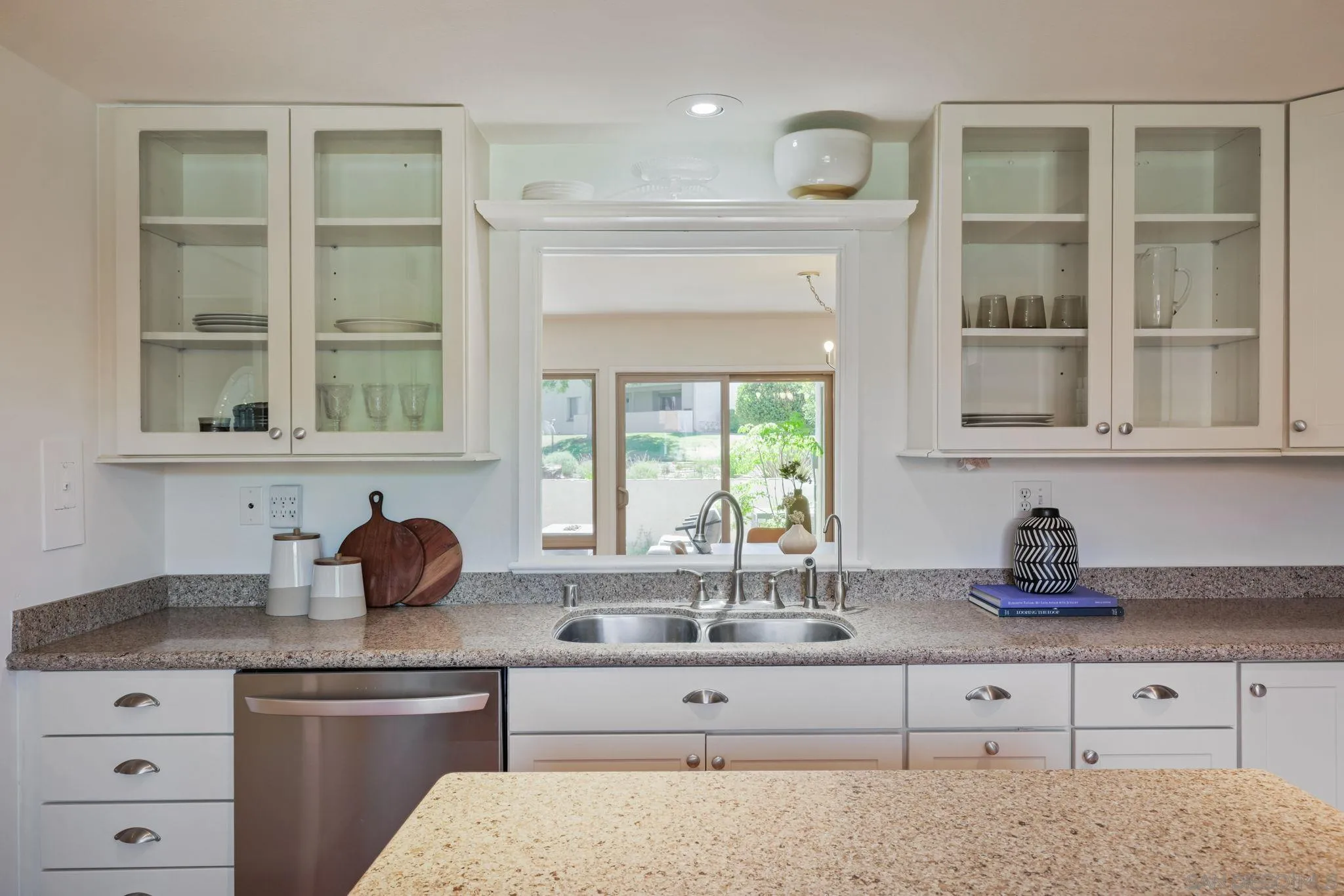 Photo #12: 250033730 Listing: Photo #12