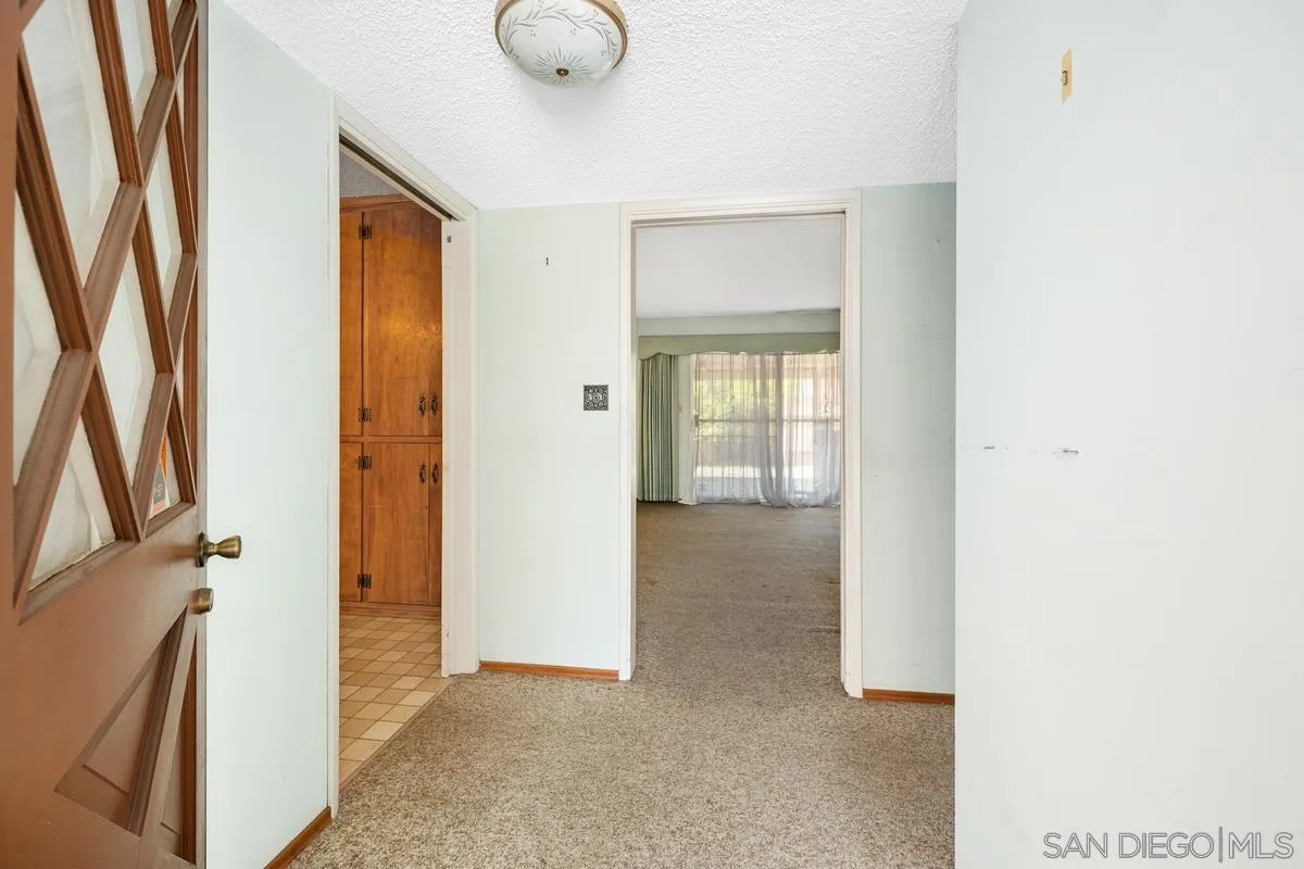 https://cdn.realtyfeed.com/cdn/127/250033733/3e7cad2f7a0efdd10ea65c3b86813fb8.webp