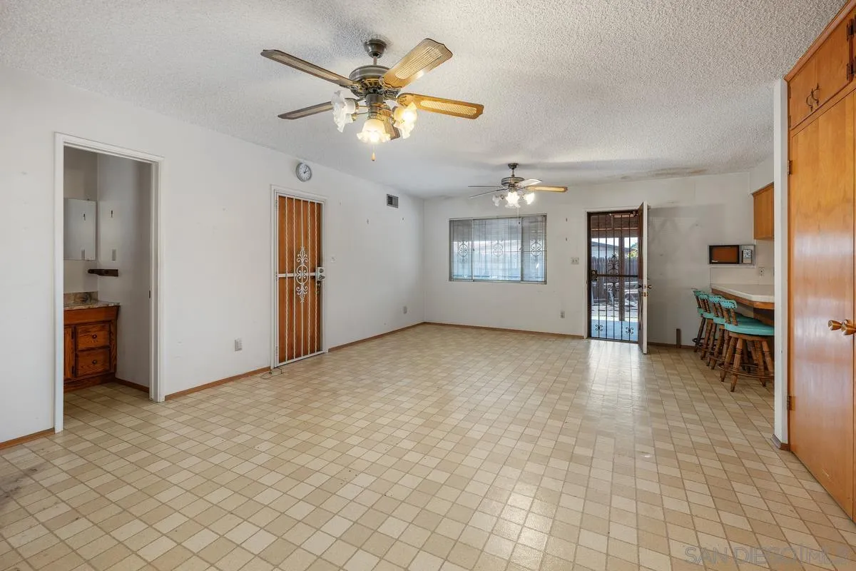 https://cdn.realtyfeed.com/cdn/127/250033733/af309bf91307f6916ab0fb83e35f28bd.webp