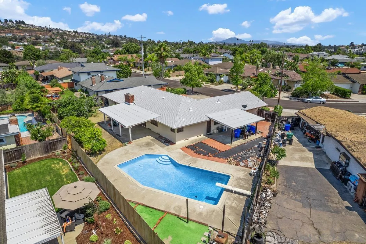 https://cdn.realtyfeed.com/cdn/127/250033733/b591b09f88a3a1f6eb27afe7e7b413d6.webp
