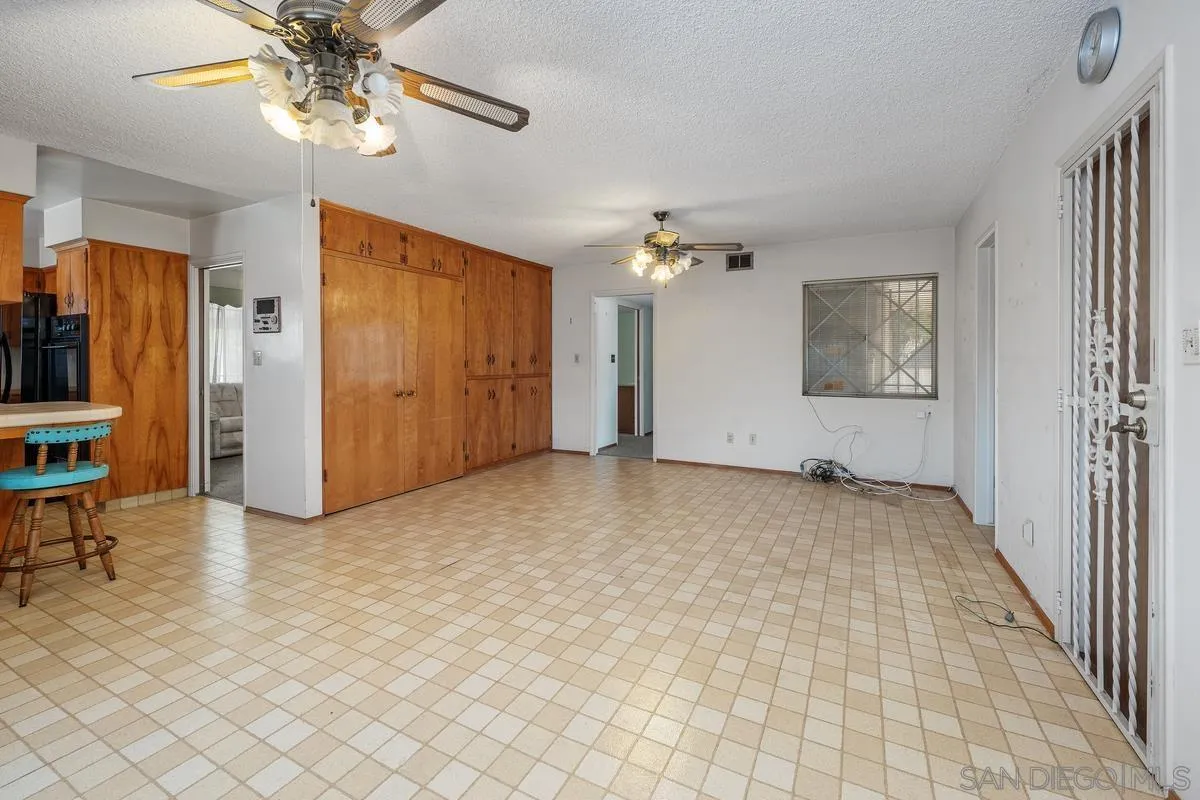https://cdn.realtyfeed.com/cdn/127/250033733/bcbb39b788a74f2178bb820da98bb814.webp