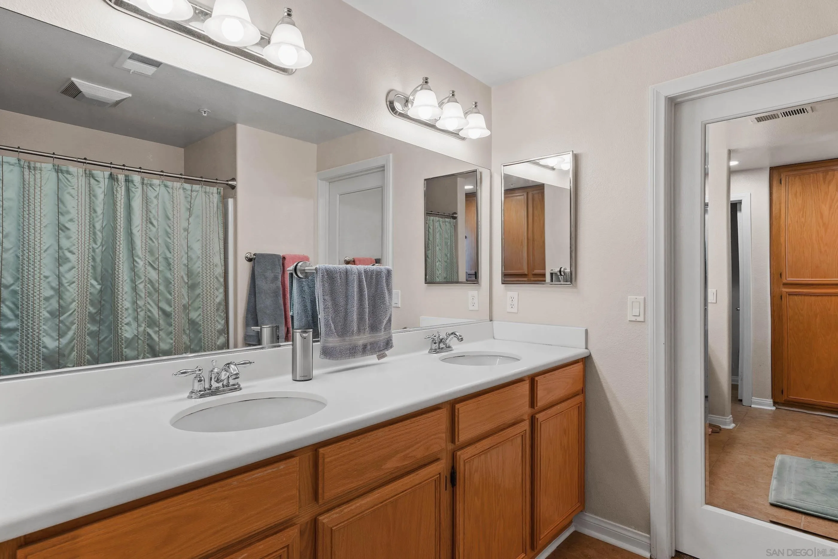 Photo #19: 250033737 Listing: Photo #19