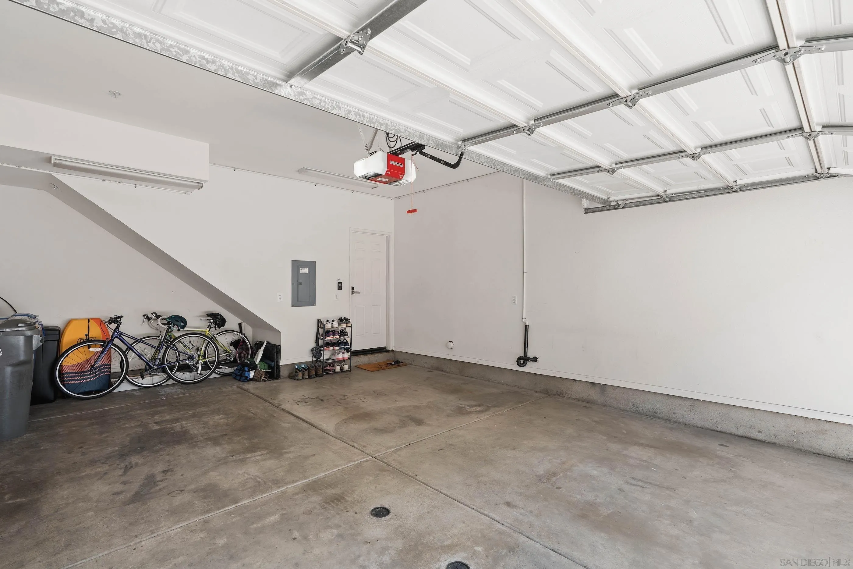 https://cdn.realtyfeed.com/cdn/127/250033737/6b1cf4e2f7b9aa6045b531e135ec28ba.webp
