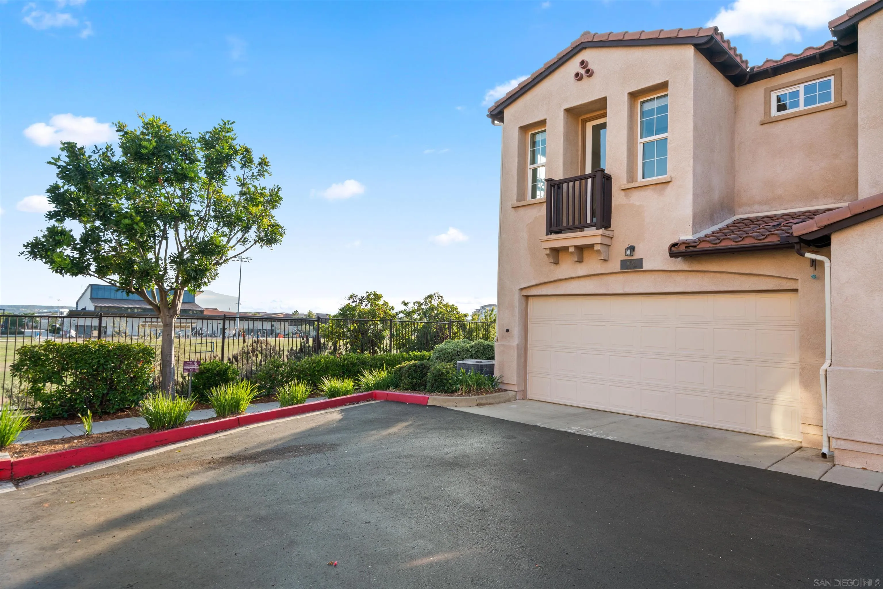 Photo #3: 250033741 Listing 