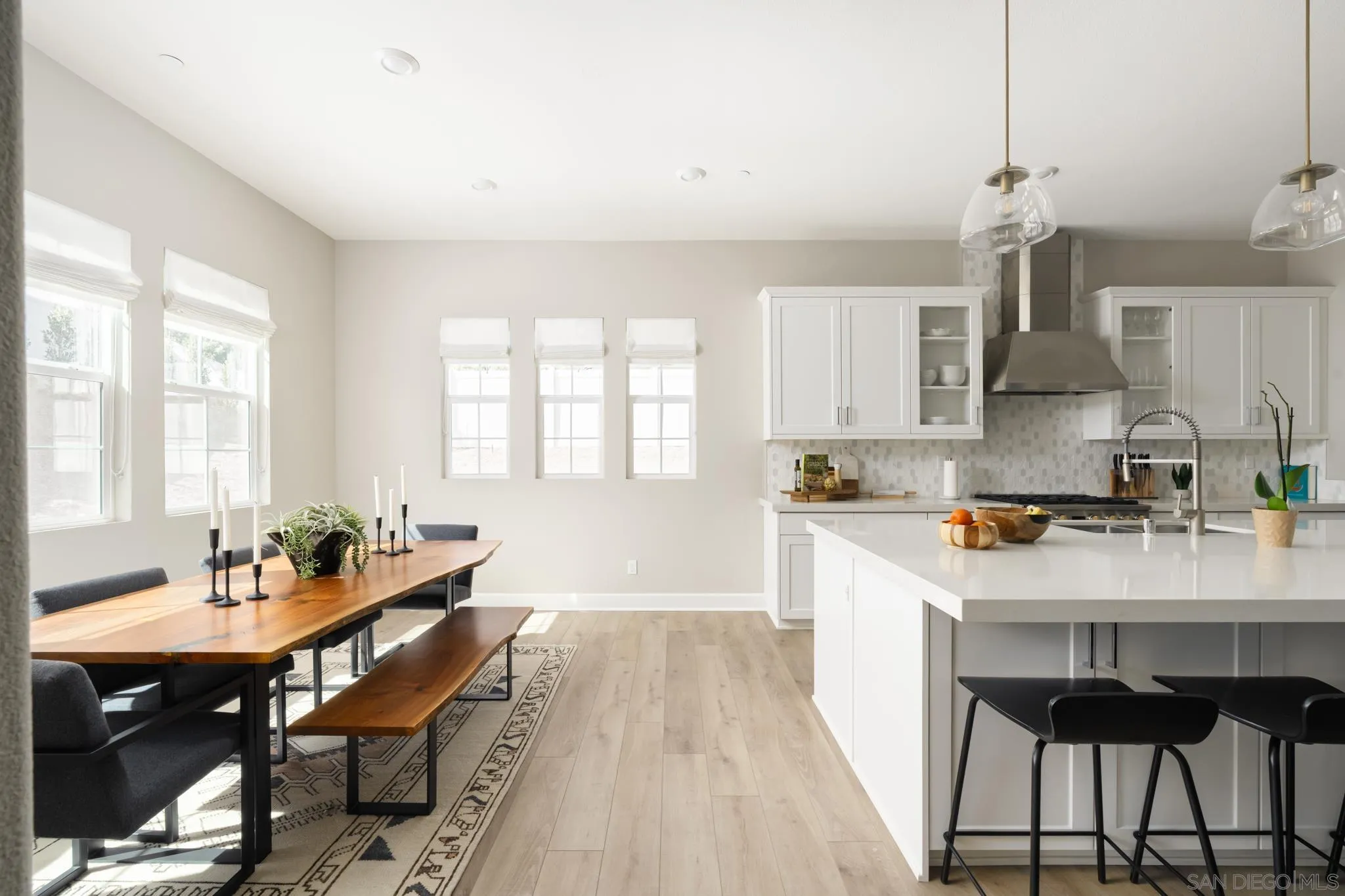https://cdn.realtyfeed.com/cdn/127/250033746/4a20d43f91d2dc7c141e3ba1dcb7ecfb.webp