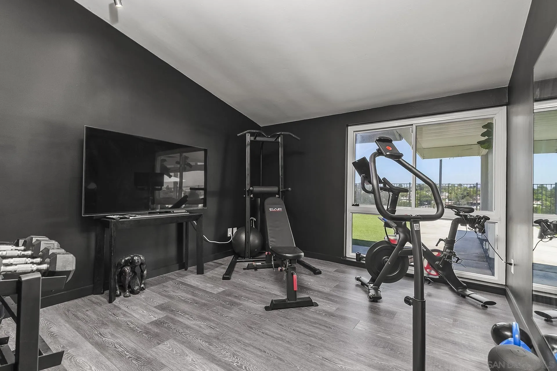 https://cdn.realtyfeed.com/cdn/127/250033755/d7321d10c72fbb0fe3648f83f3914a9c.webp