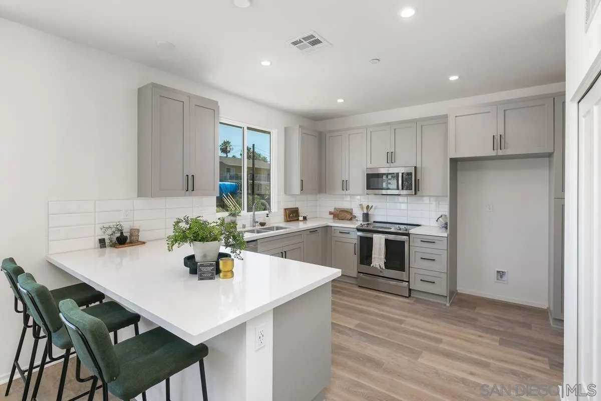 https://cdn.realtyfeed.com/cdn/127/250033756/c1944987d391db65bea6dd86ecdfc93e.webp