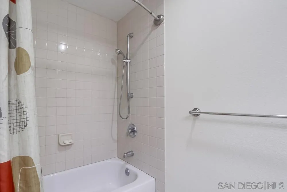 Photo #10: 250033767 Listing: Photo #10