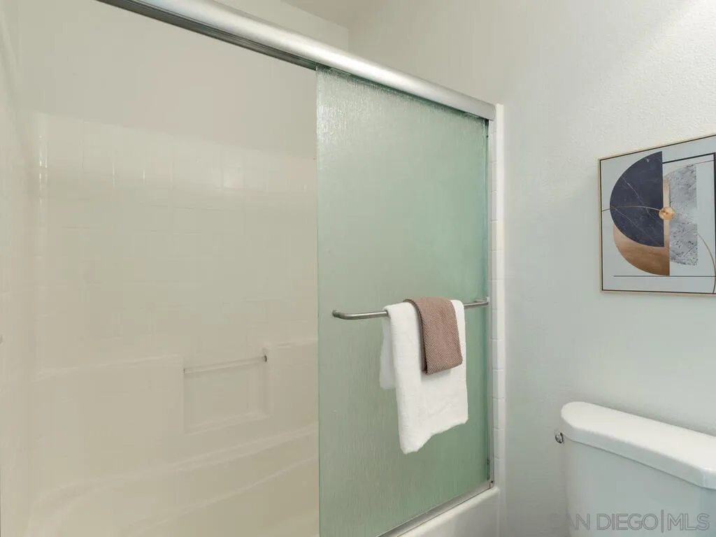Photo #19: 250033768 Listing: Photo #19