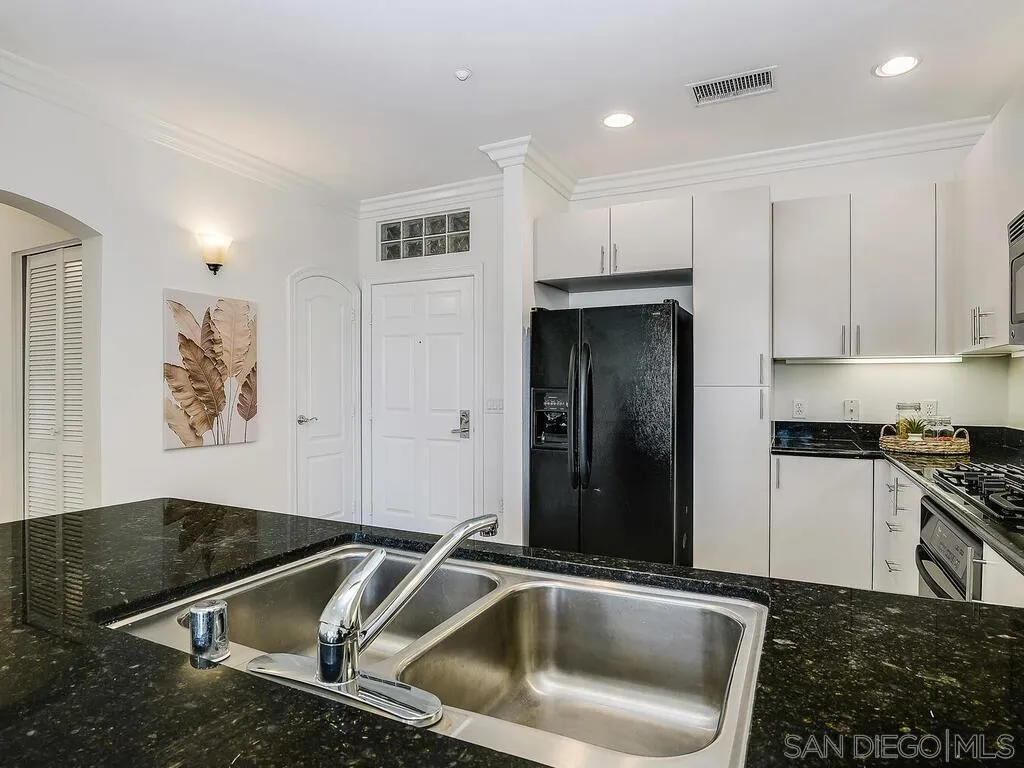 Photo #6: 250033768 Listing 