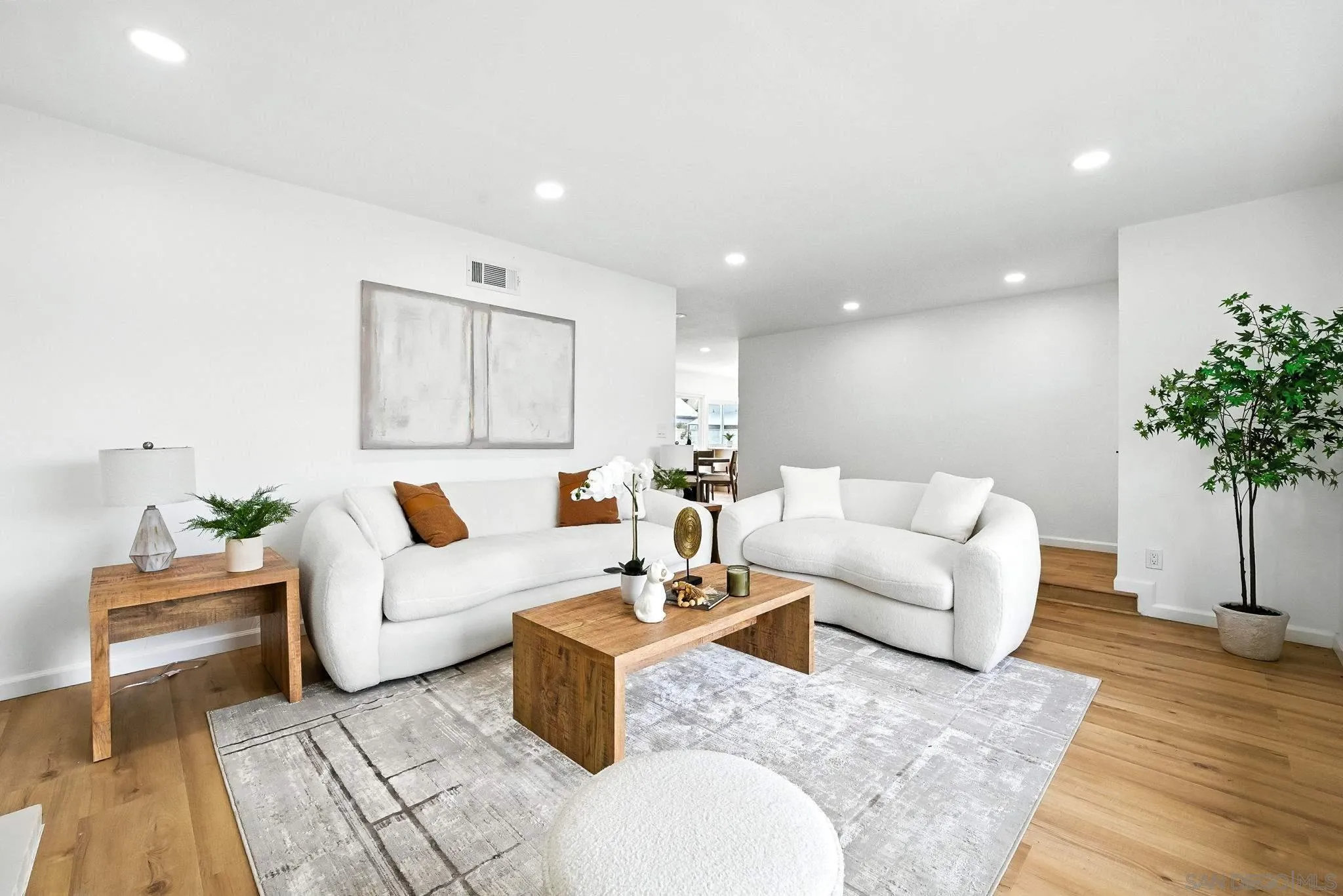 https://cdn.realtyfeed.com/cdn/127/250033775/96b43627a4456372b242c3d8376629f9.webp