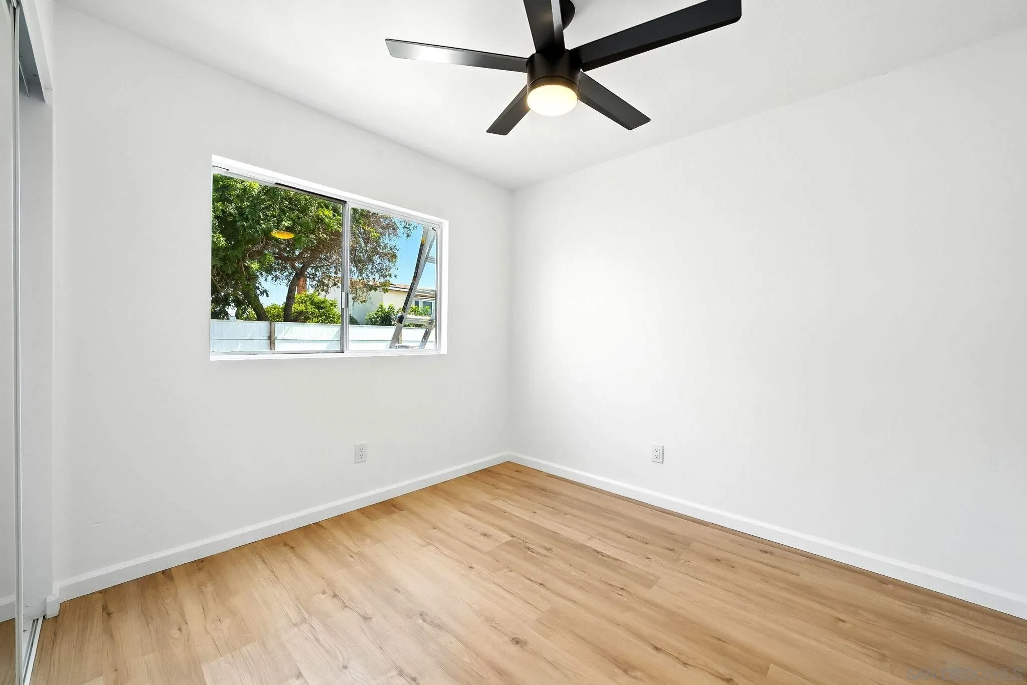 https://cdn.realtyfeed.com/cdn/127/250033775/ede297de564b002f63961f3c979570cc.webp