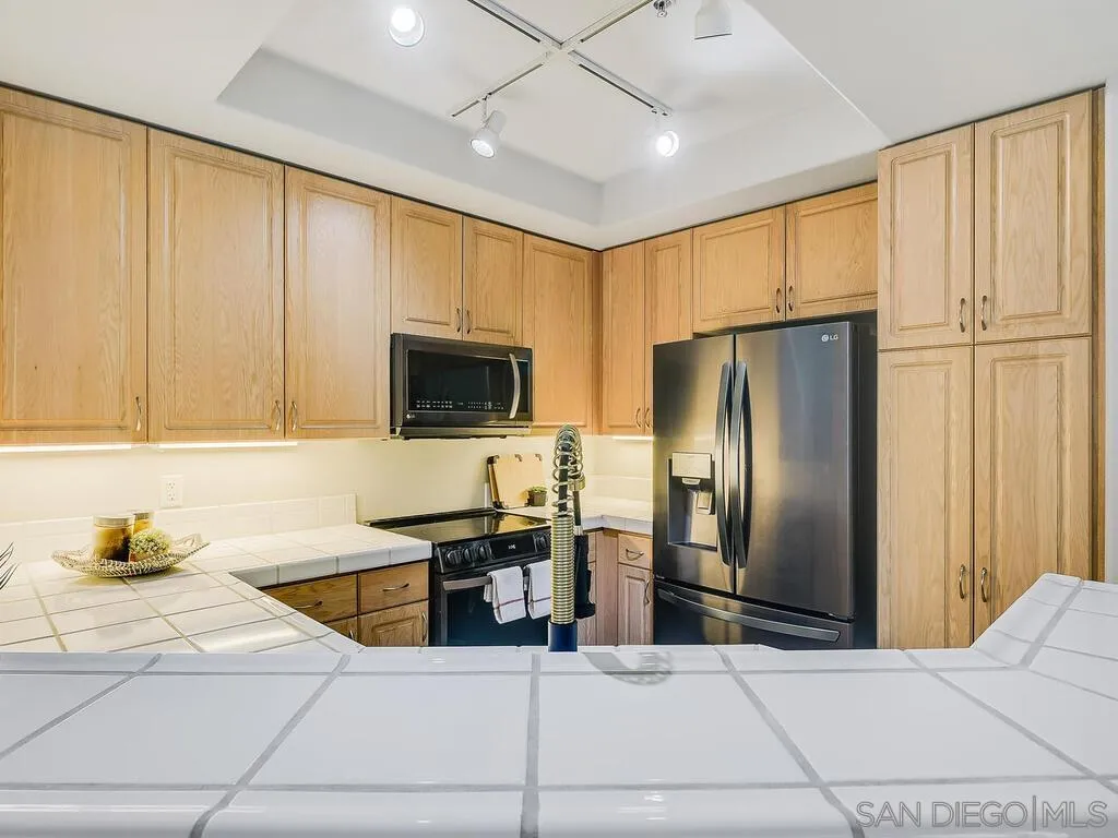 Photo #10: 250033777 Listing: Photo #10