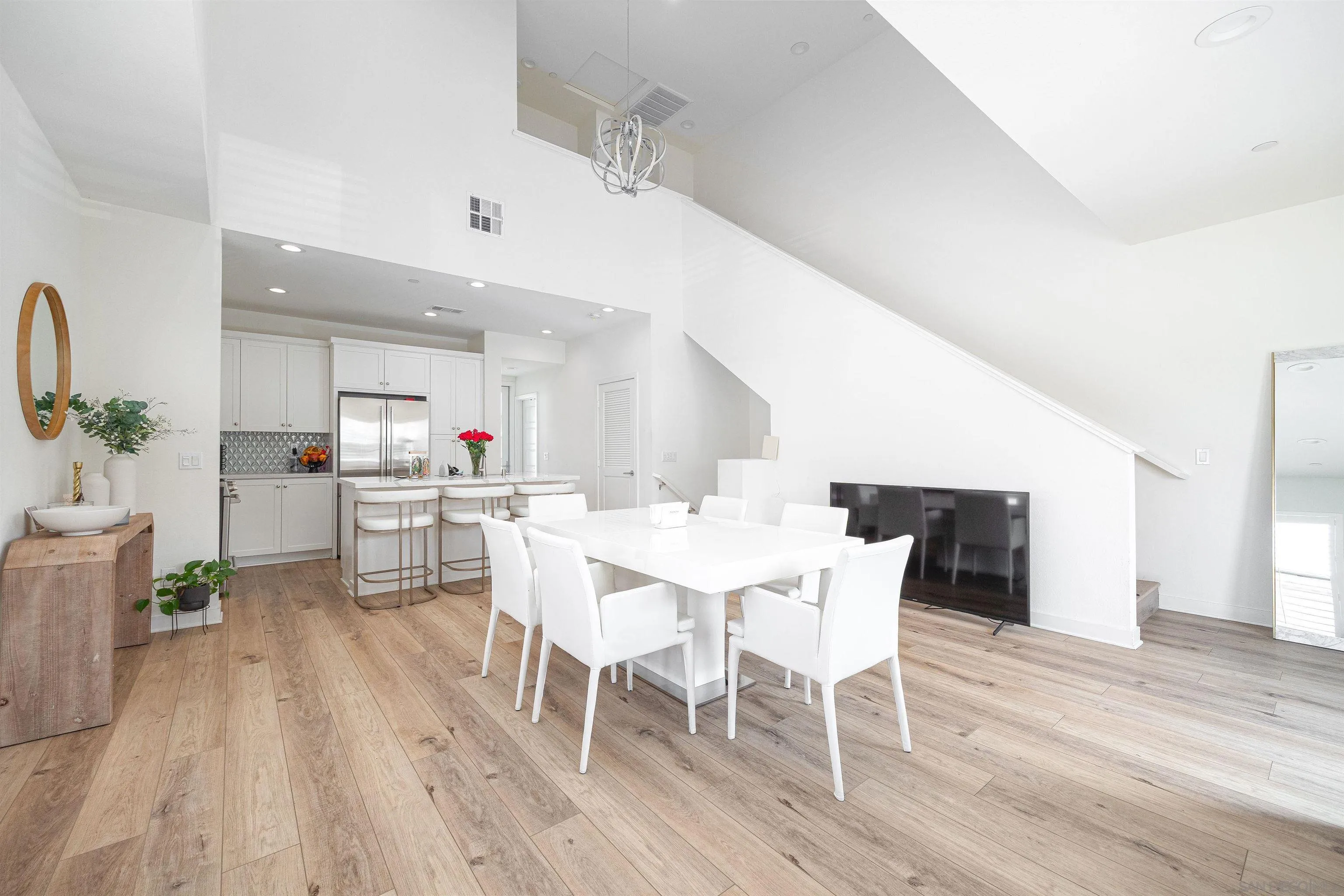 Photo #6: 250033781 Listing 